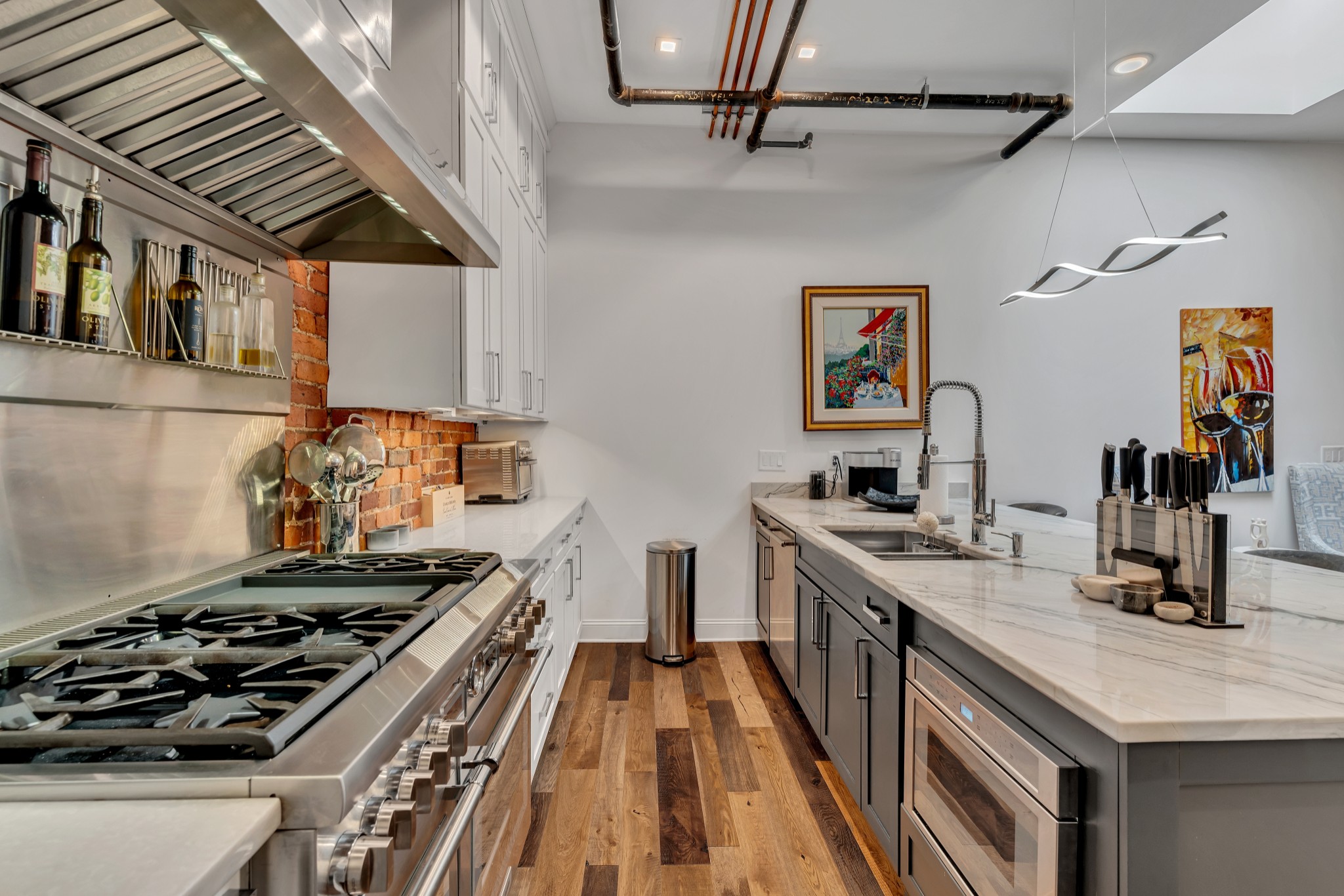 208 3rd Ave N 500