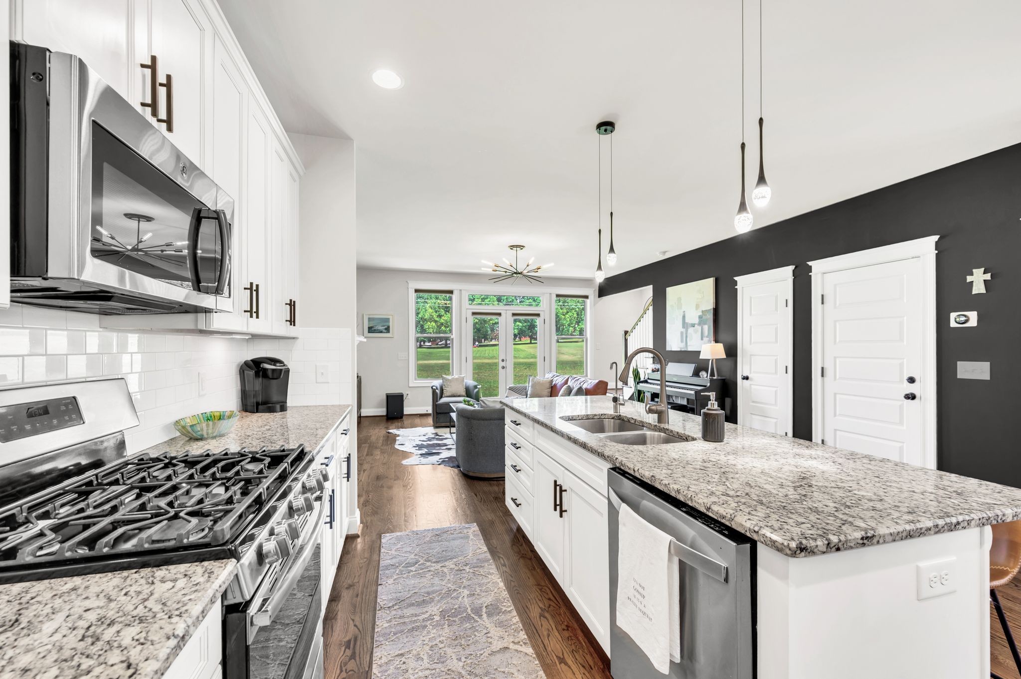 Nashville, Tennessee 37214, United States, 3 Bedrooms Bedrooms, ,3 BathroomsBathrooms,Residential,Active,187248