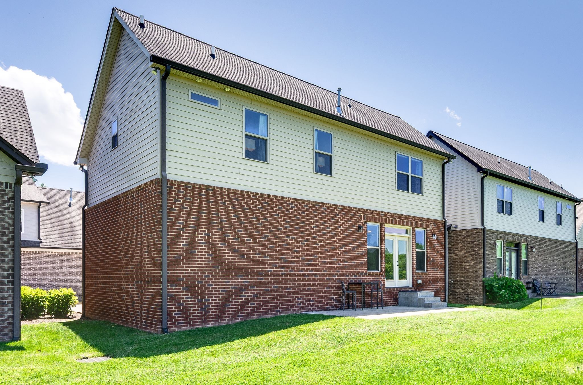 Nashville, Tennessee 37214, United States, 3 Bedrooms Bedrooms, ,3 BathroomsBathrooms,Residential,Active,187248