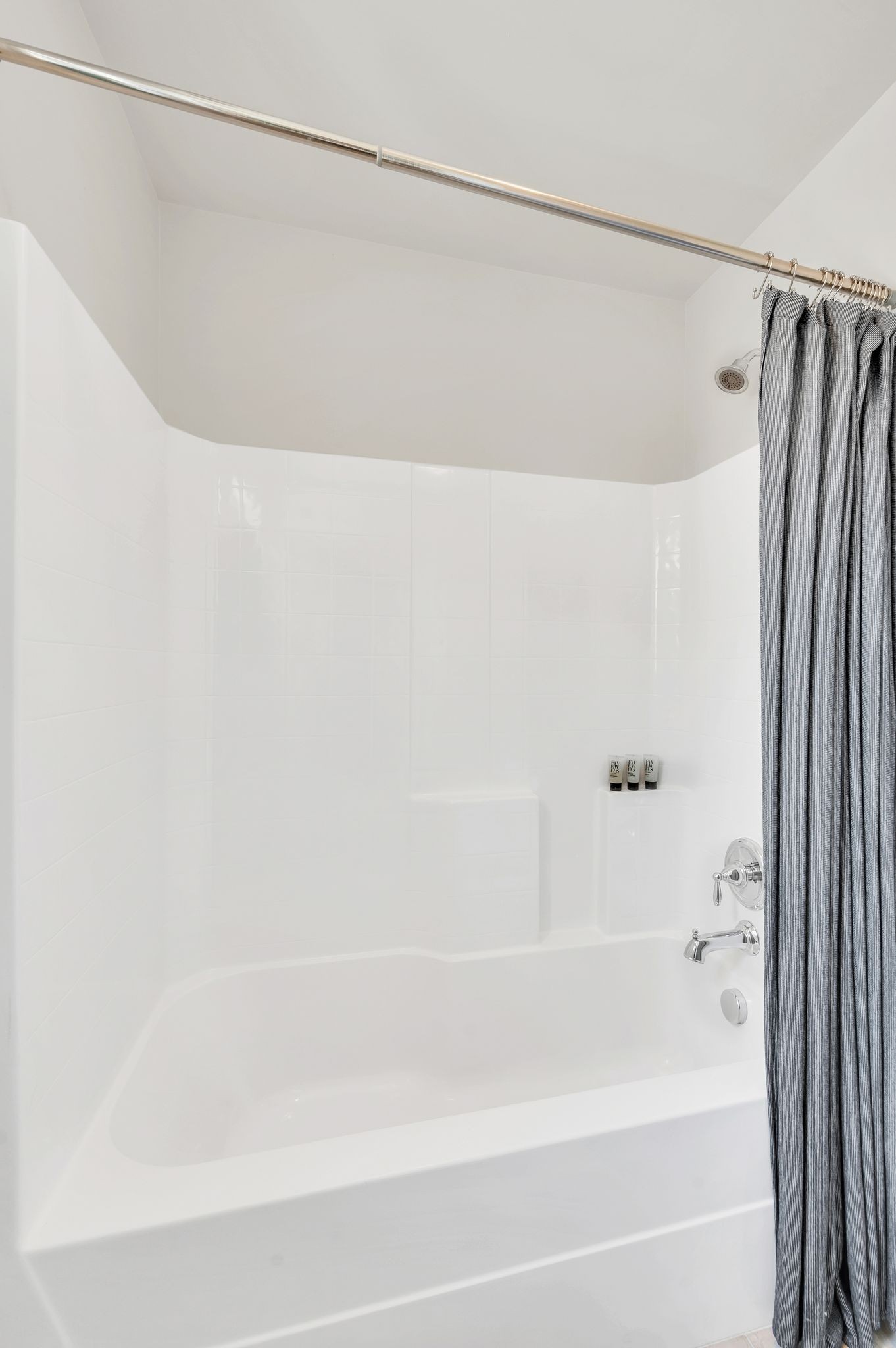 Nashville, Tennessee 37214, United States, 3 Bedrooms Bedrooms, ,3 BathroomsBathrooms,Residential,Active,187248