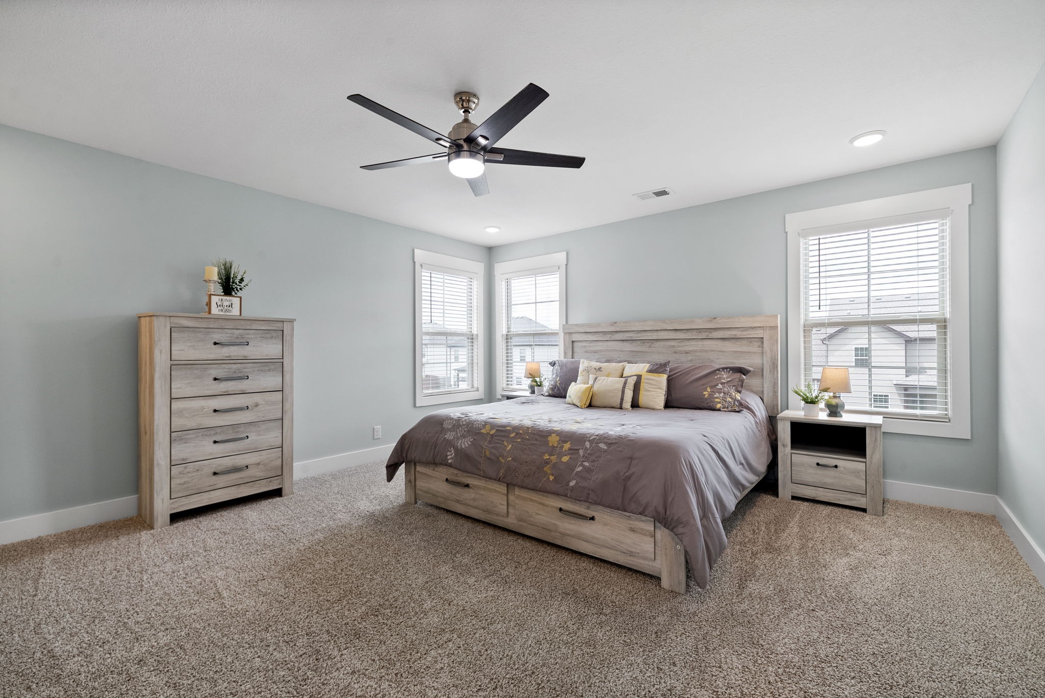 Clarksville, Tennessee 37040, United States, 4 Bedrooms Bedrooms, ,3 BathroomsBathrooms,Residential,Active,195494