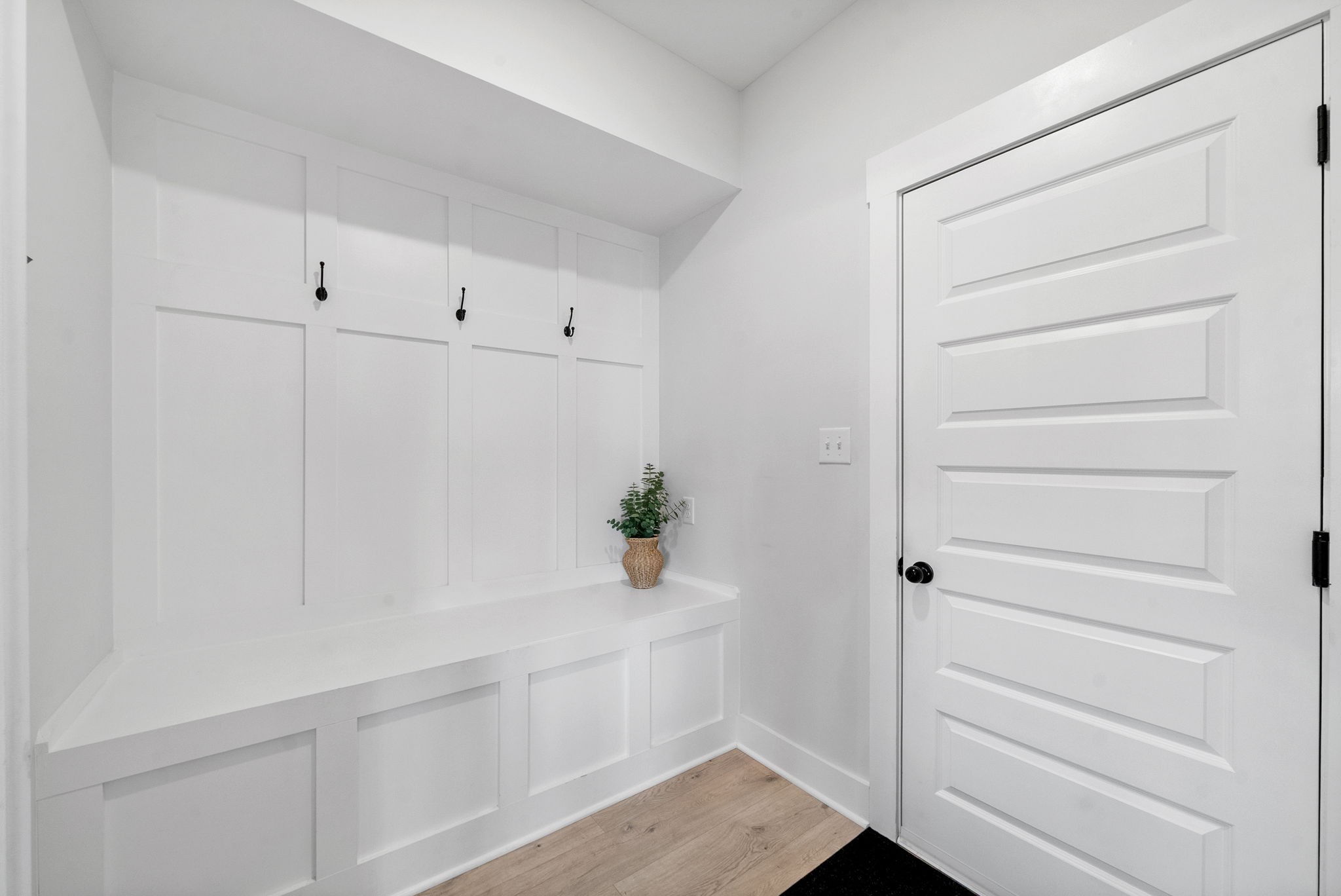 Clarksville, Tennessee 37040, United States, 4 Bedrooms Bedrooms, ,3 BathroomsBathrooms,Residential,Active,195494