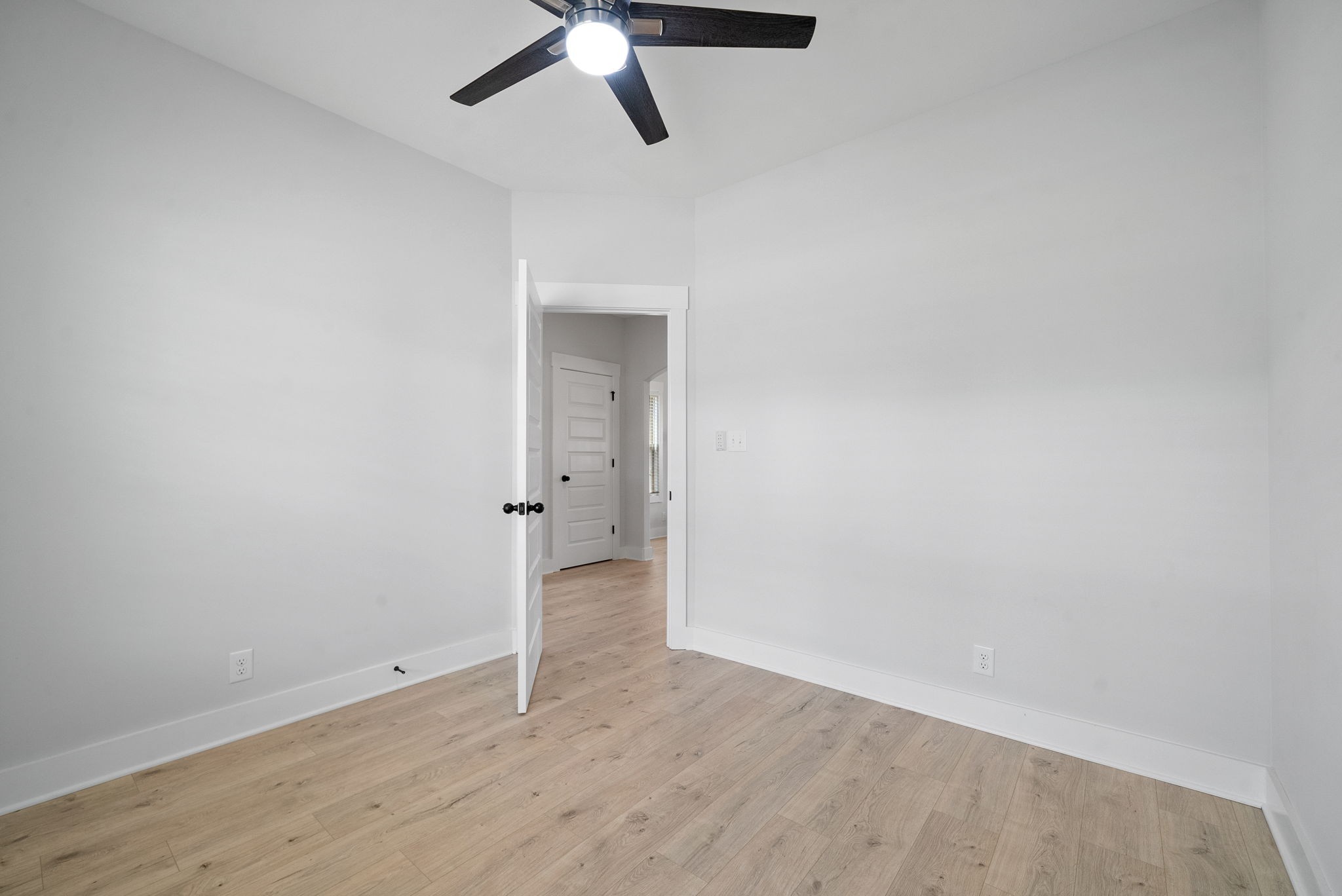 Clarksville, Tennessee 37040, United States, 4 Bedrooms Bedrooms, ,3 BathroomsBathrooms,Residential,Active,195494