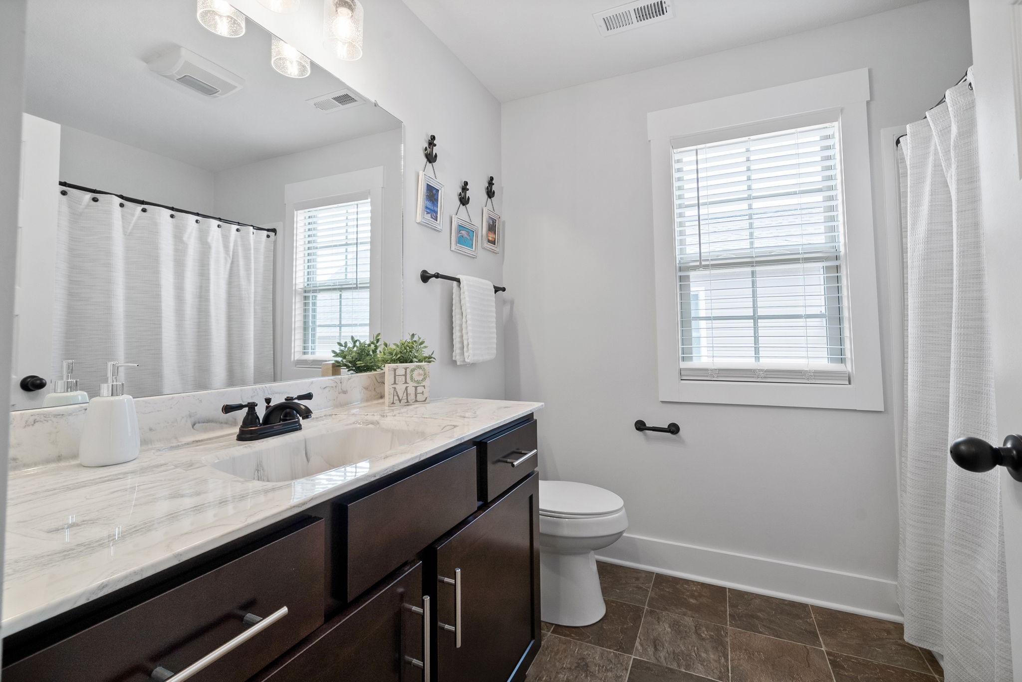 Clarksville, Tennessee 37040, United States, 4 Bedrooms Bedrooms, ,3 BathroomsBathrooms,Residential,Active,195494