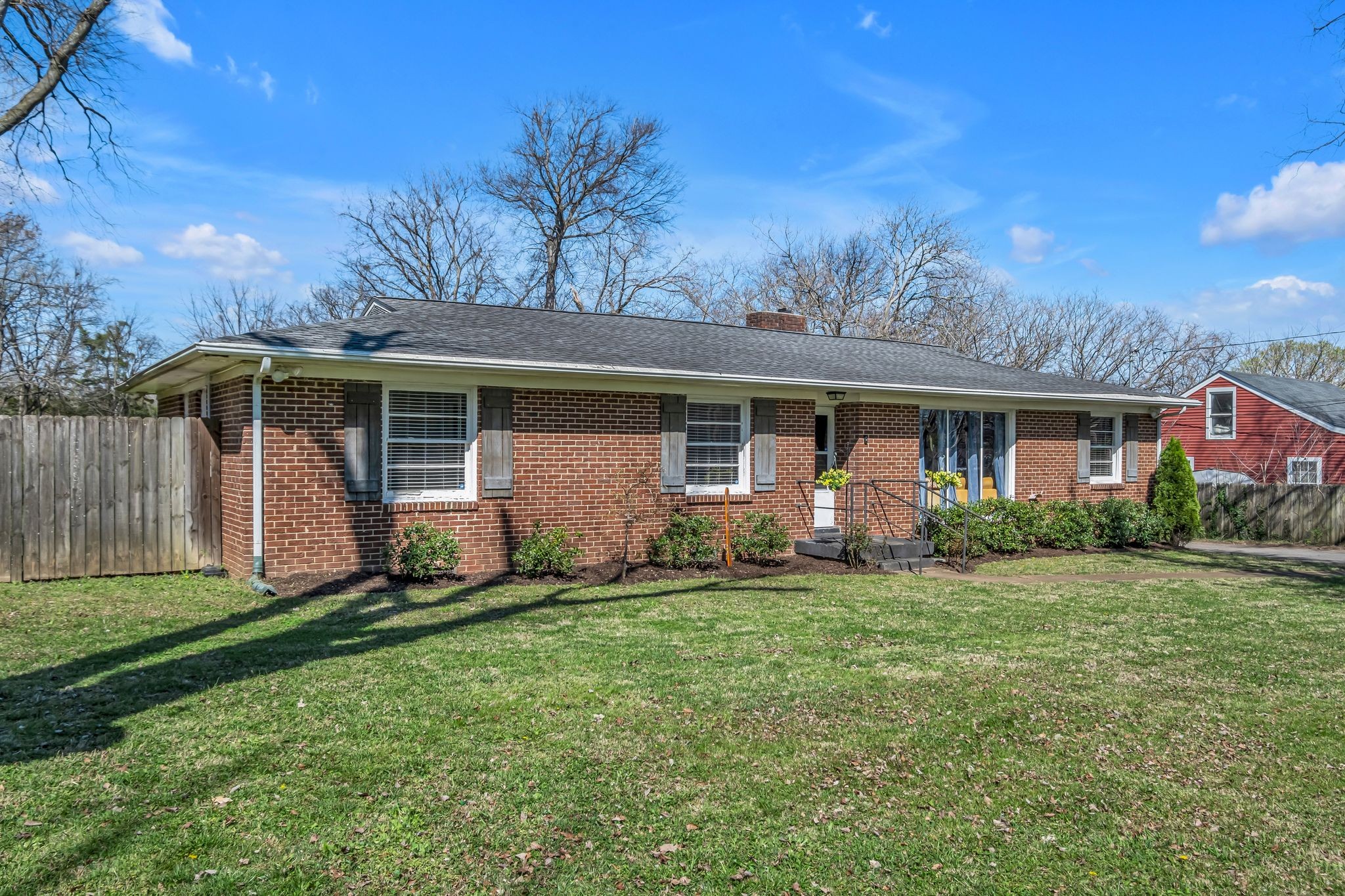 326 Walton Ln