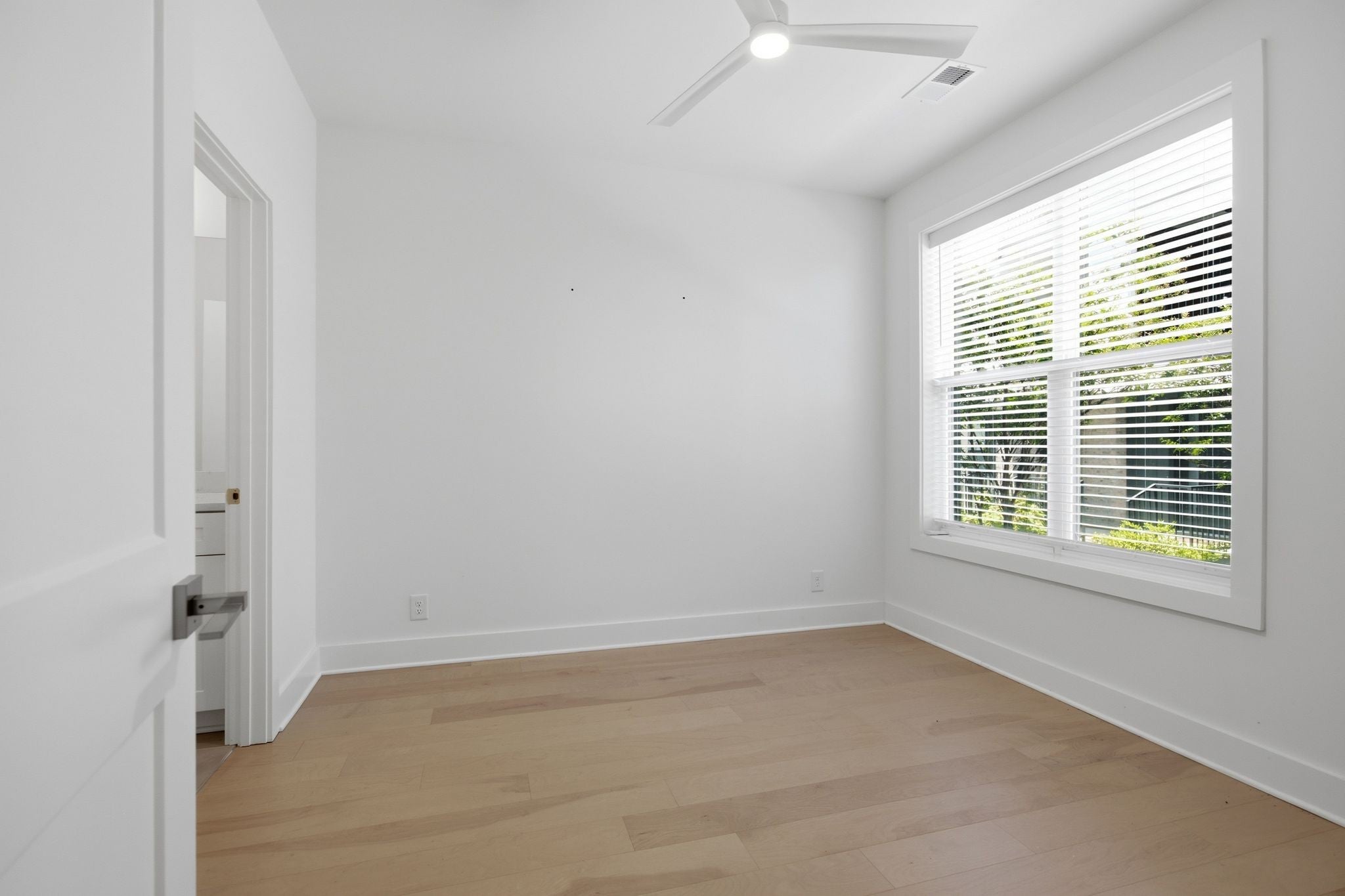 1011 44th Ave N 5
