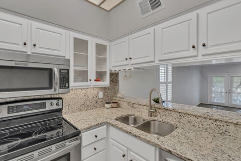 Photo of 107 W End Pl, Nashville, TN 37205 (MLS # 3165857)