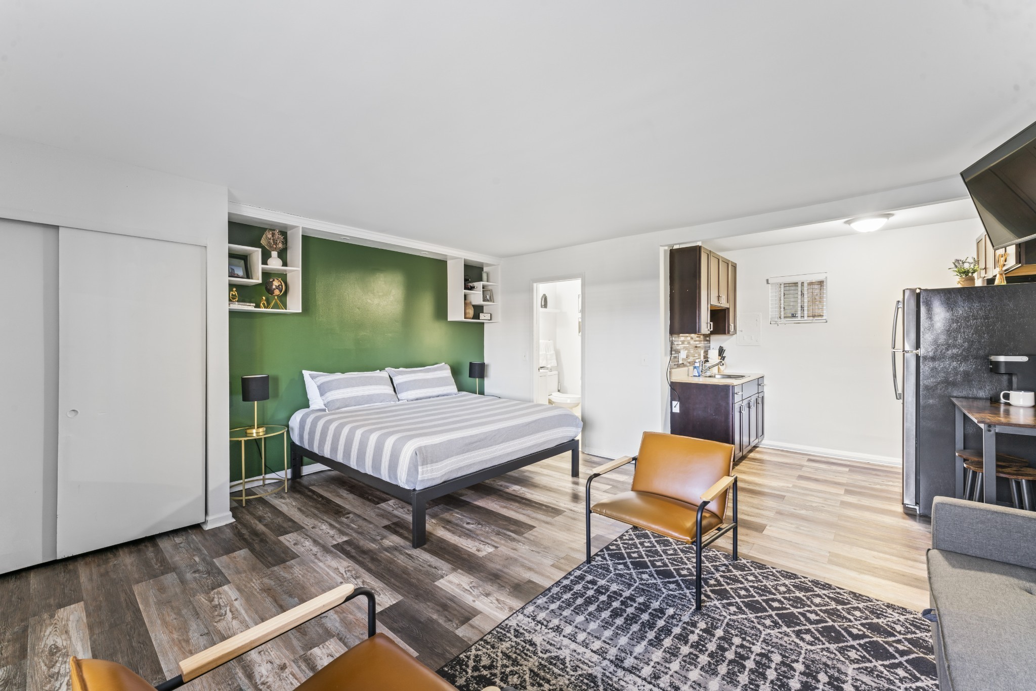 803 Hillview Hts 105