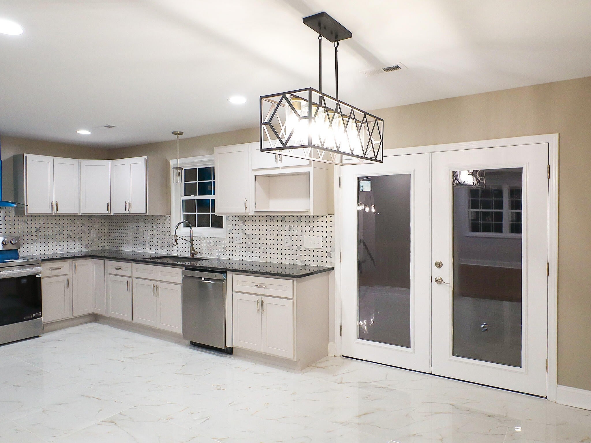 2512 Maplewood Drive