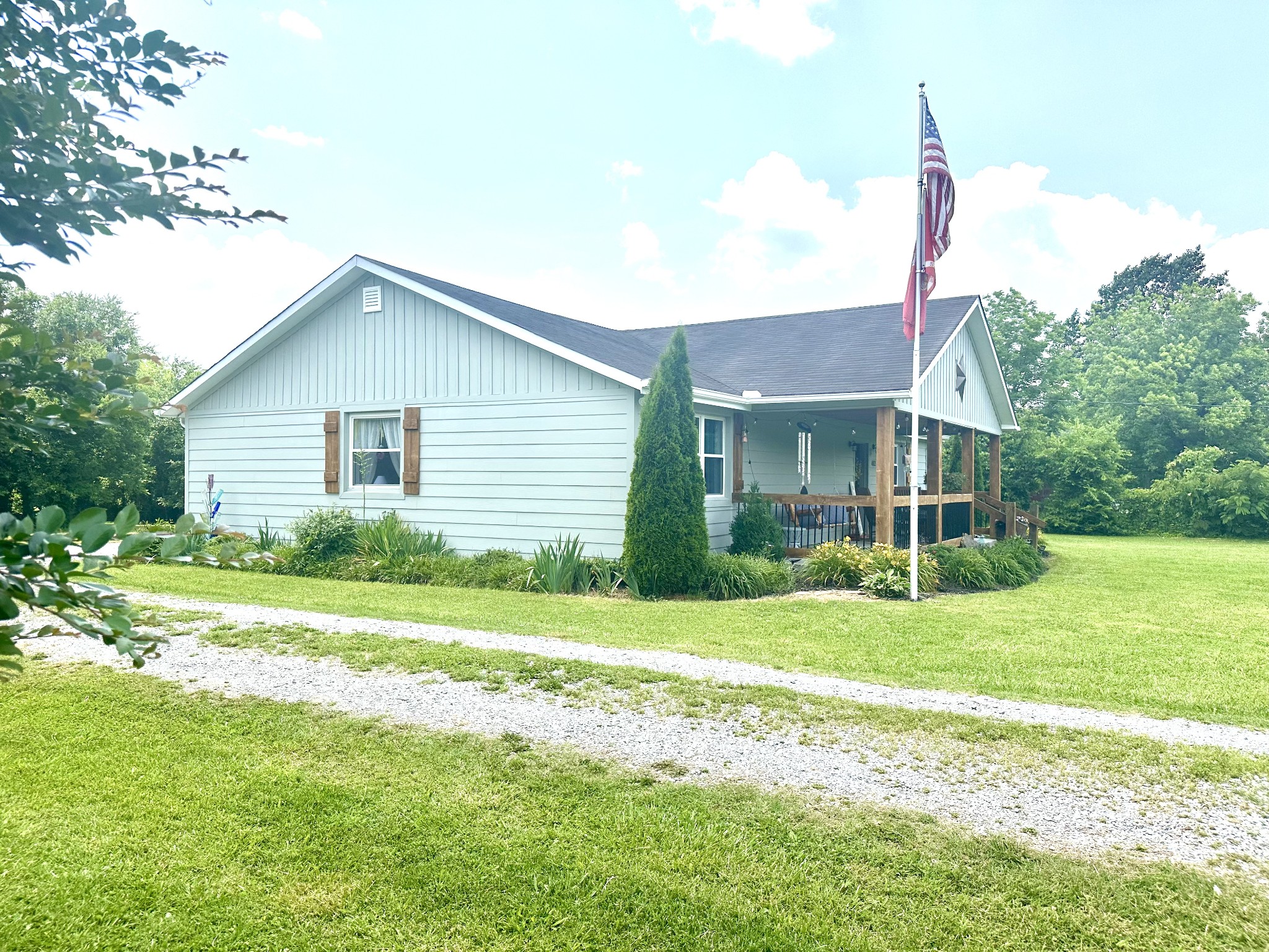 402 Hurricane Grove Rd