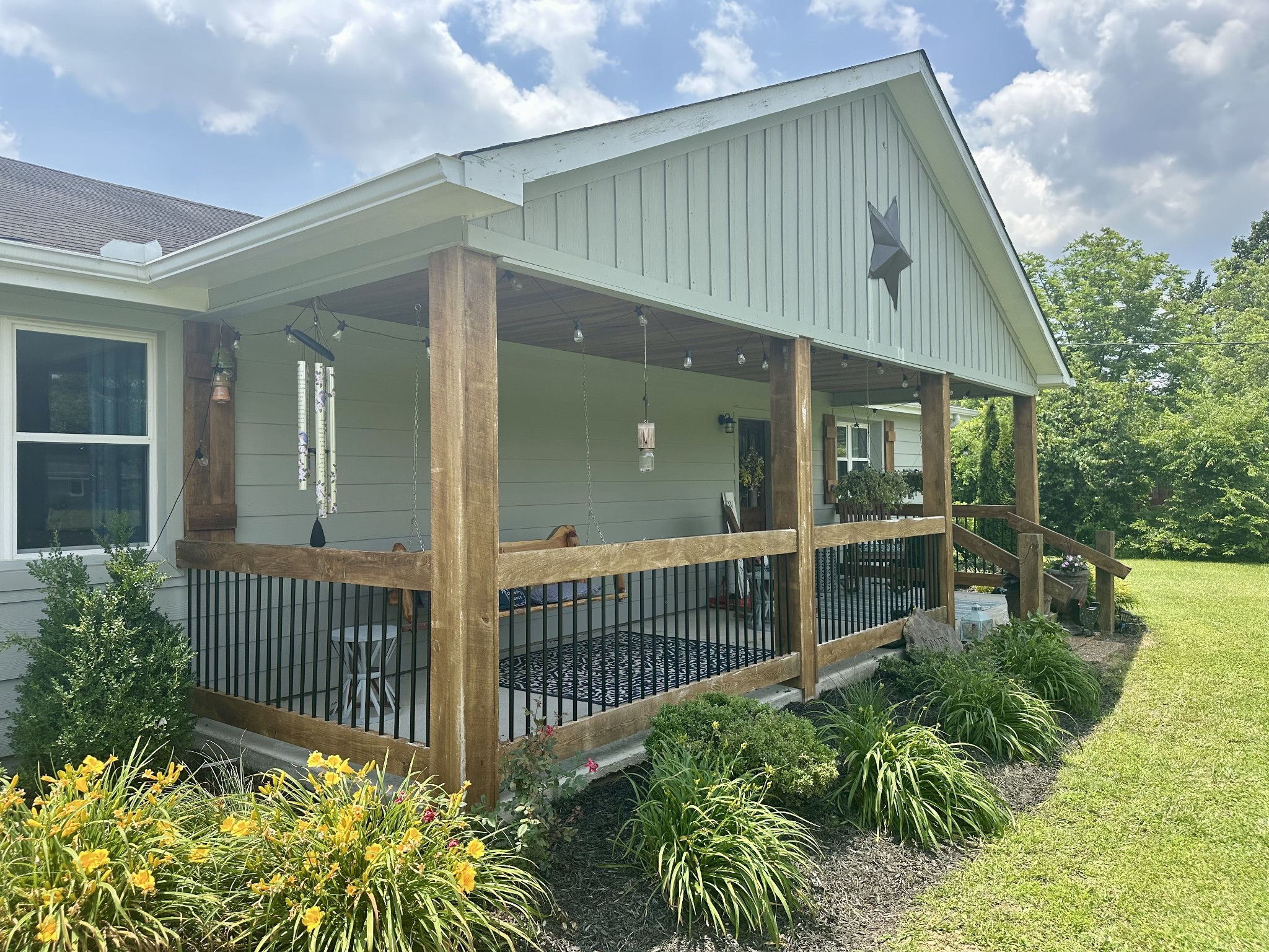 402 Hurricane Grove Rd