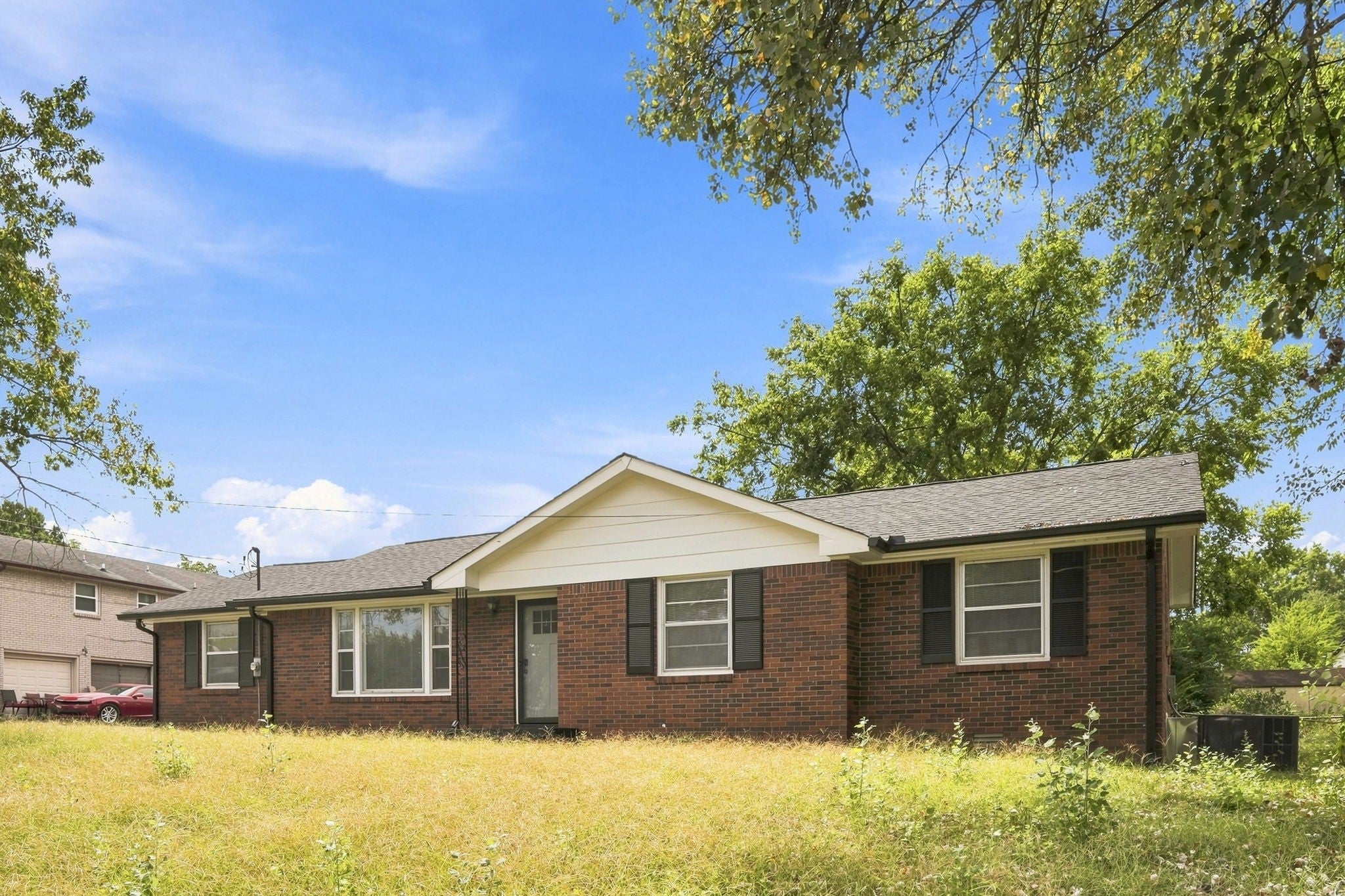 736 Roman Dr