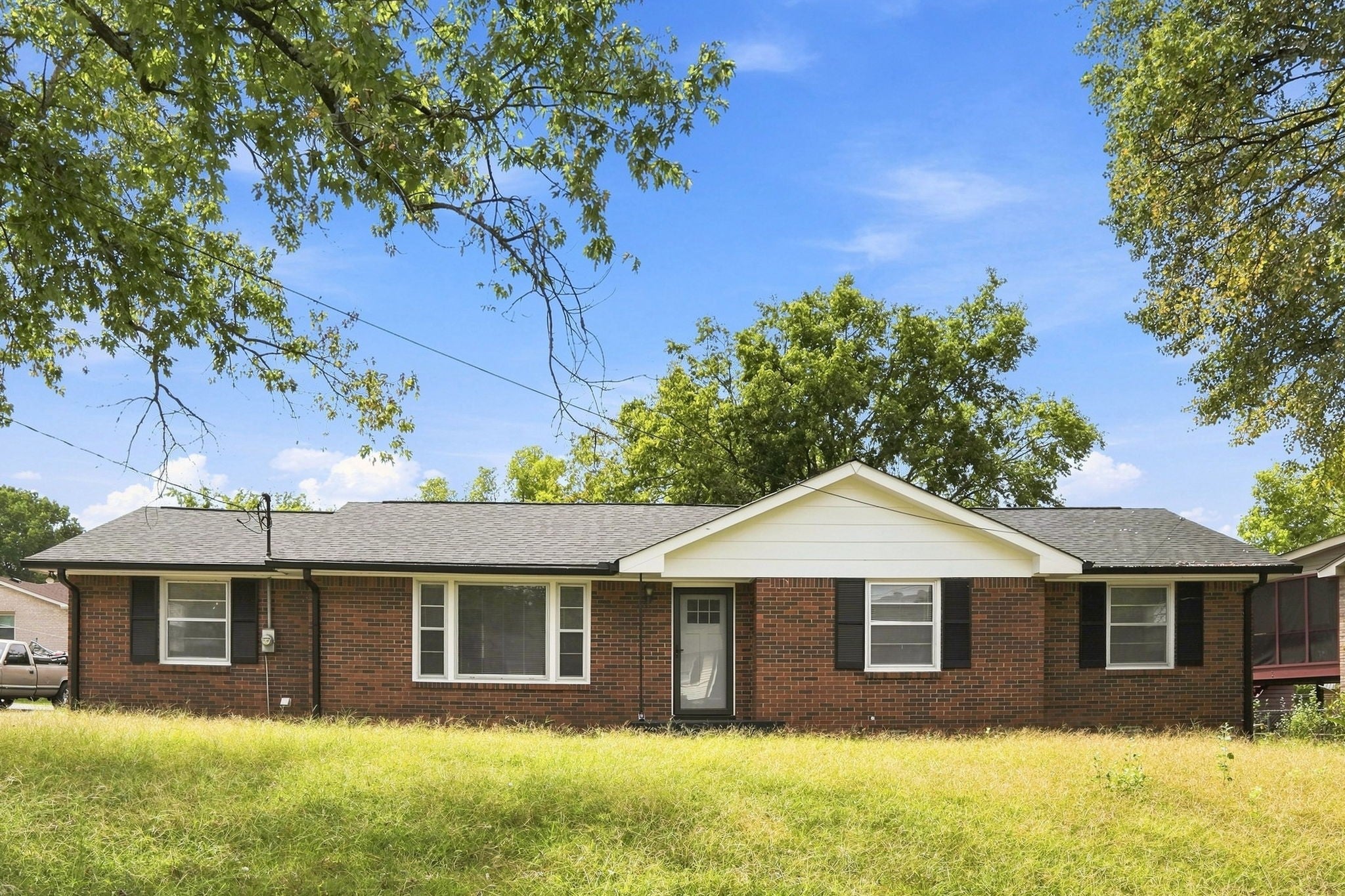736 Roman Dr