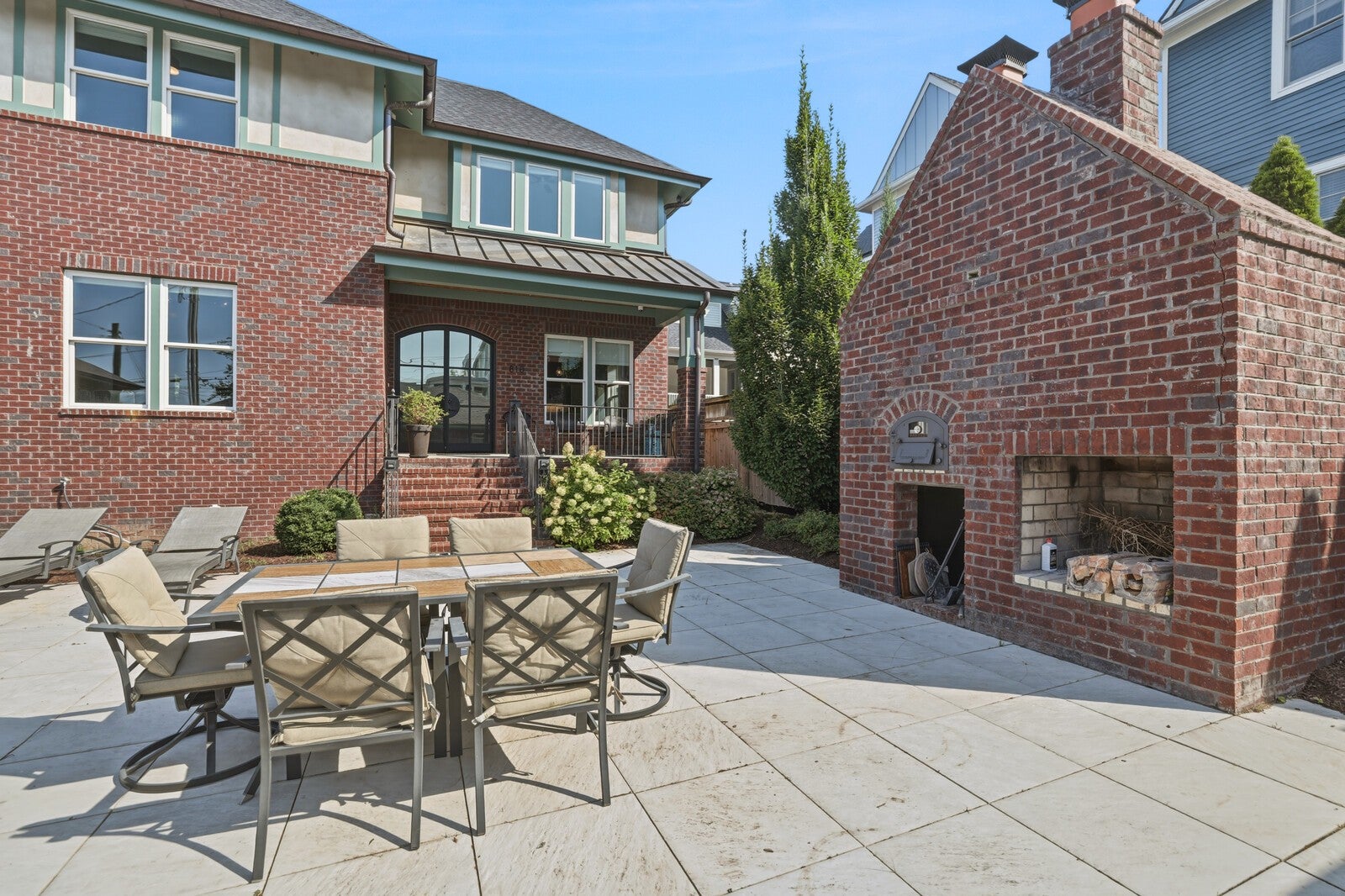 818 Shelby Ave B