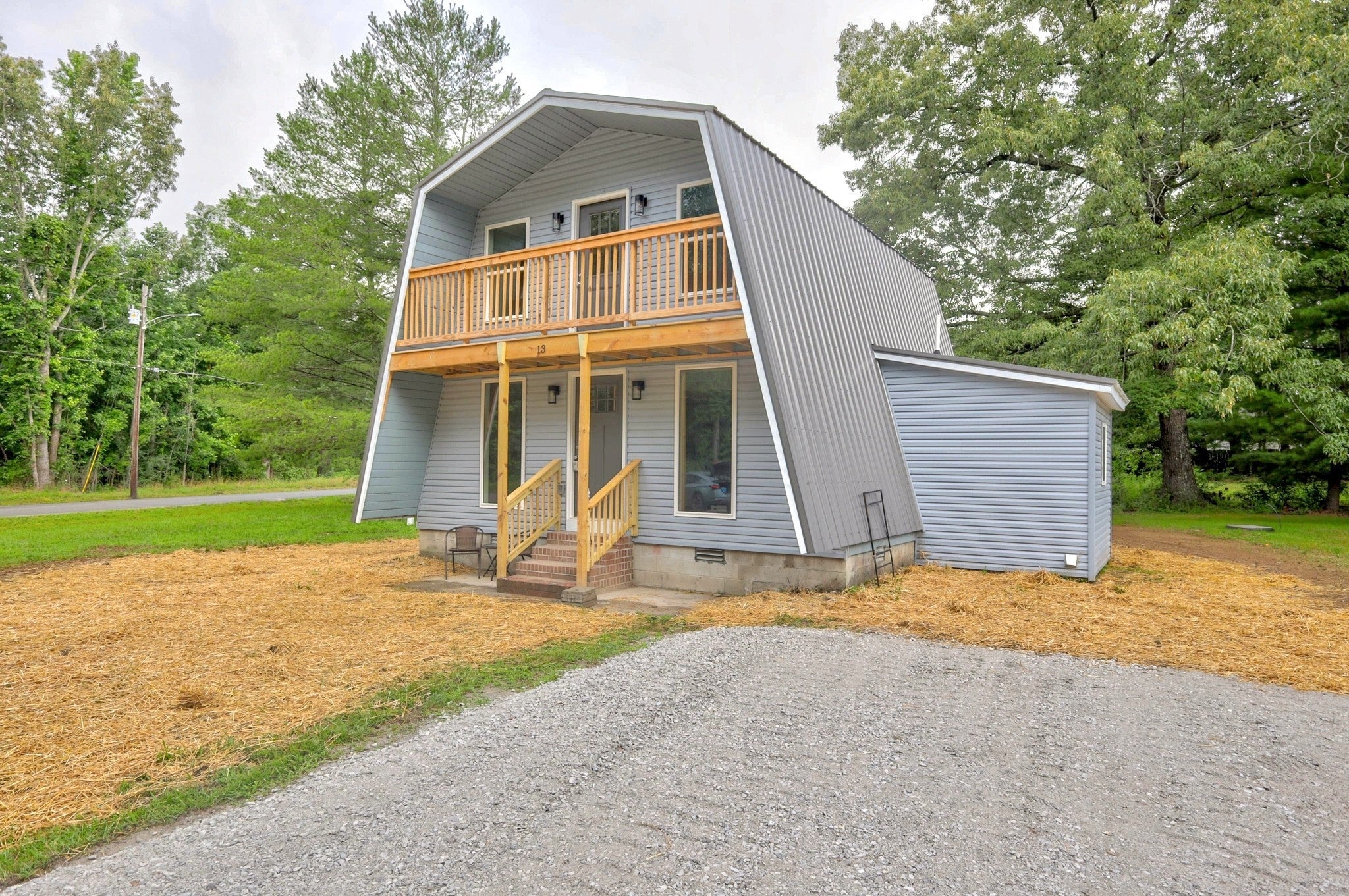 33 Chalet Dr