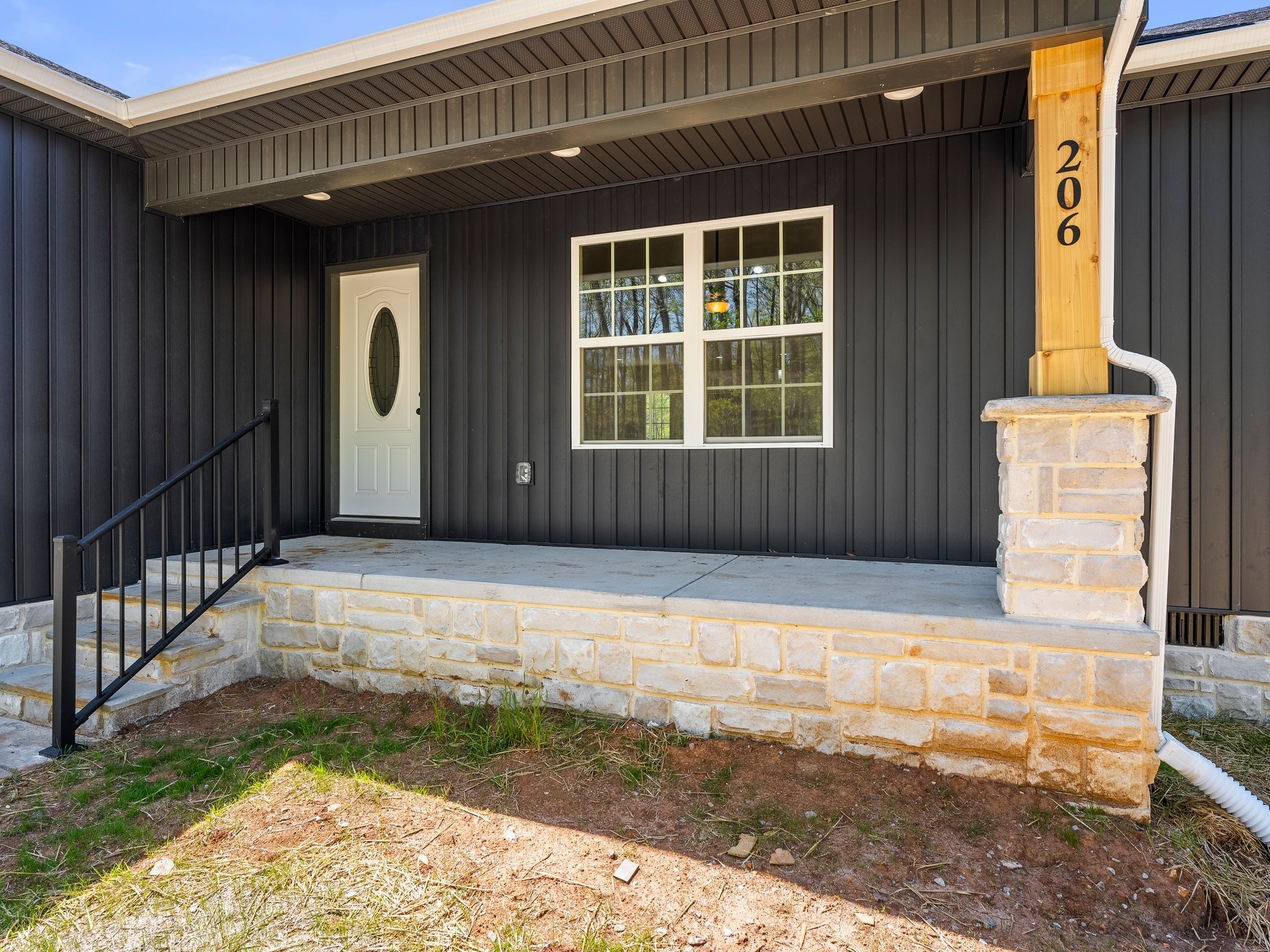 206 Linda Ln