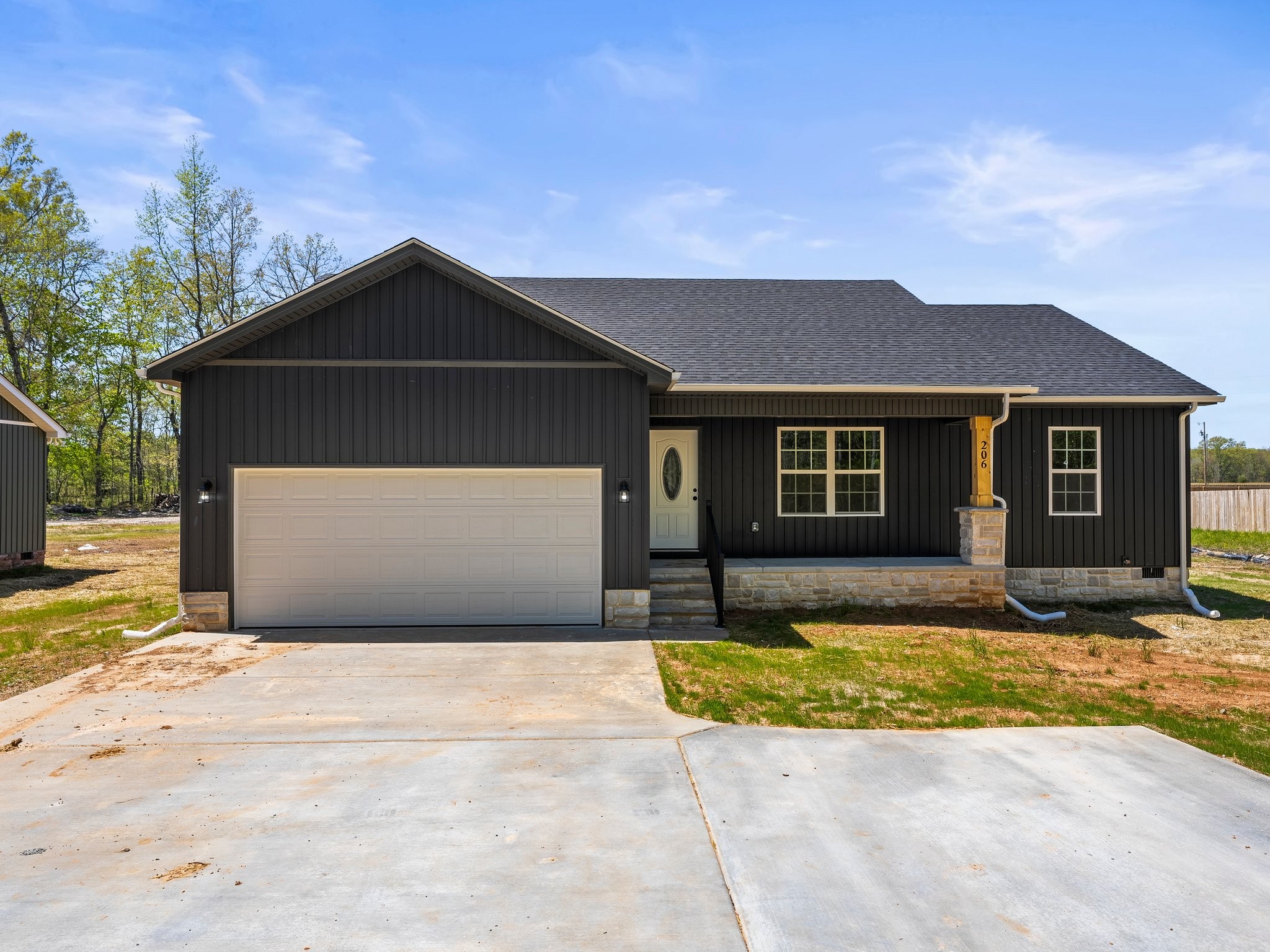 206 Linda Ln