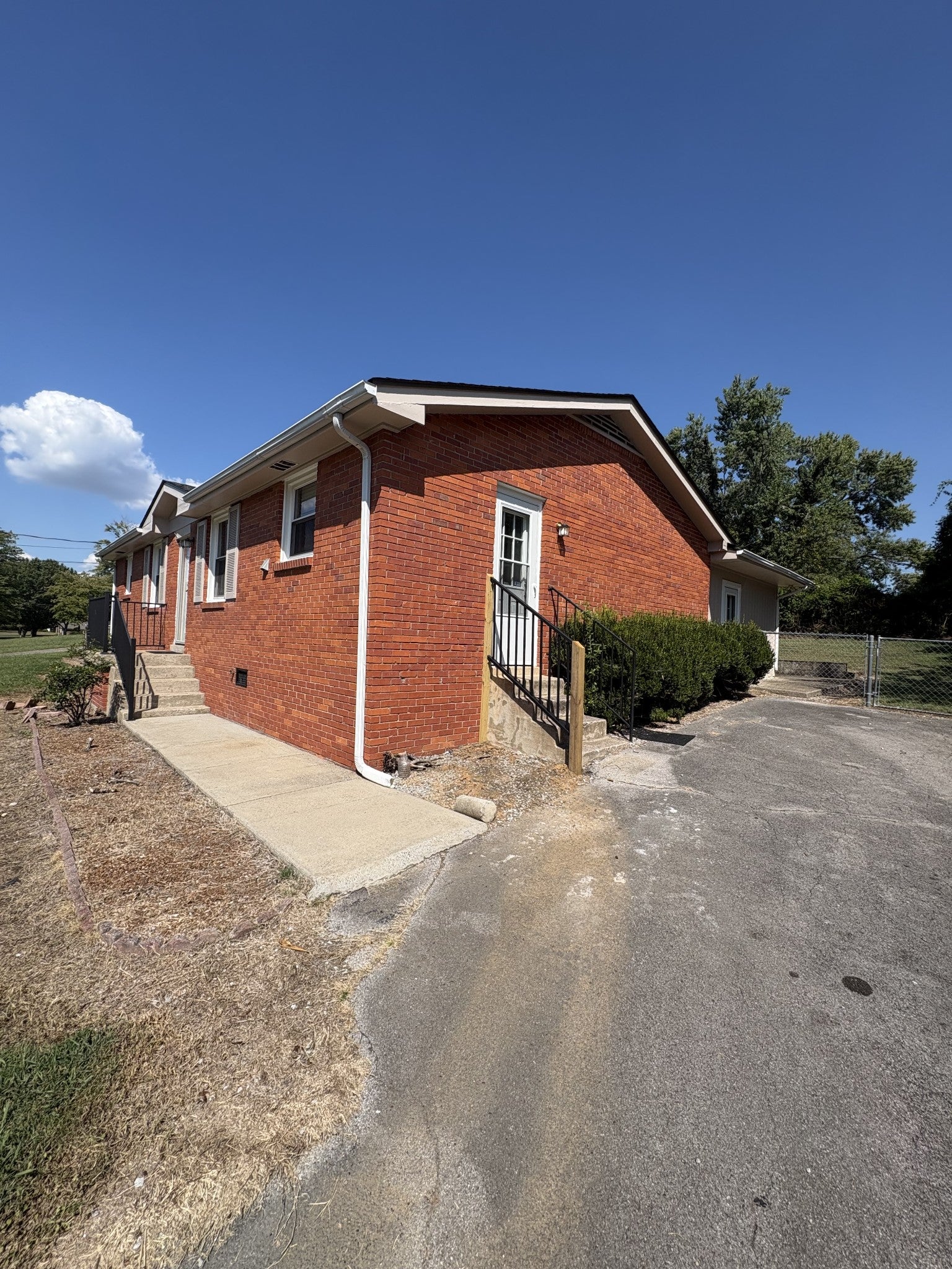 1872 Saundersville Ferry Rd