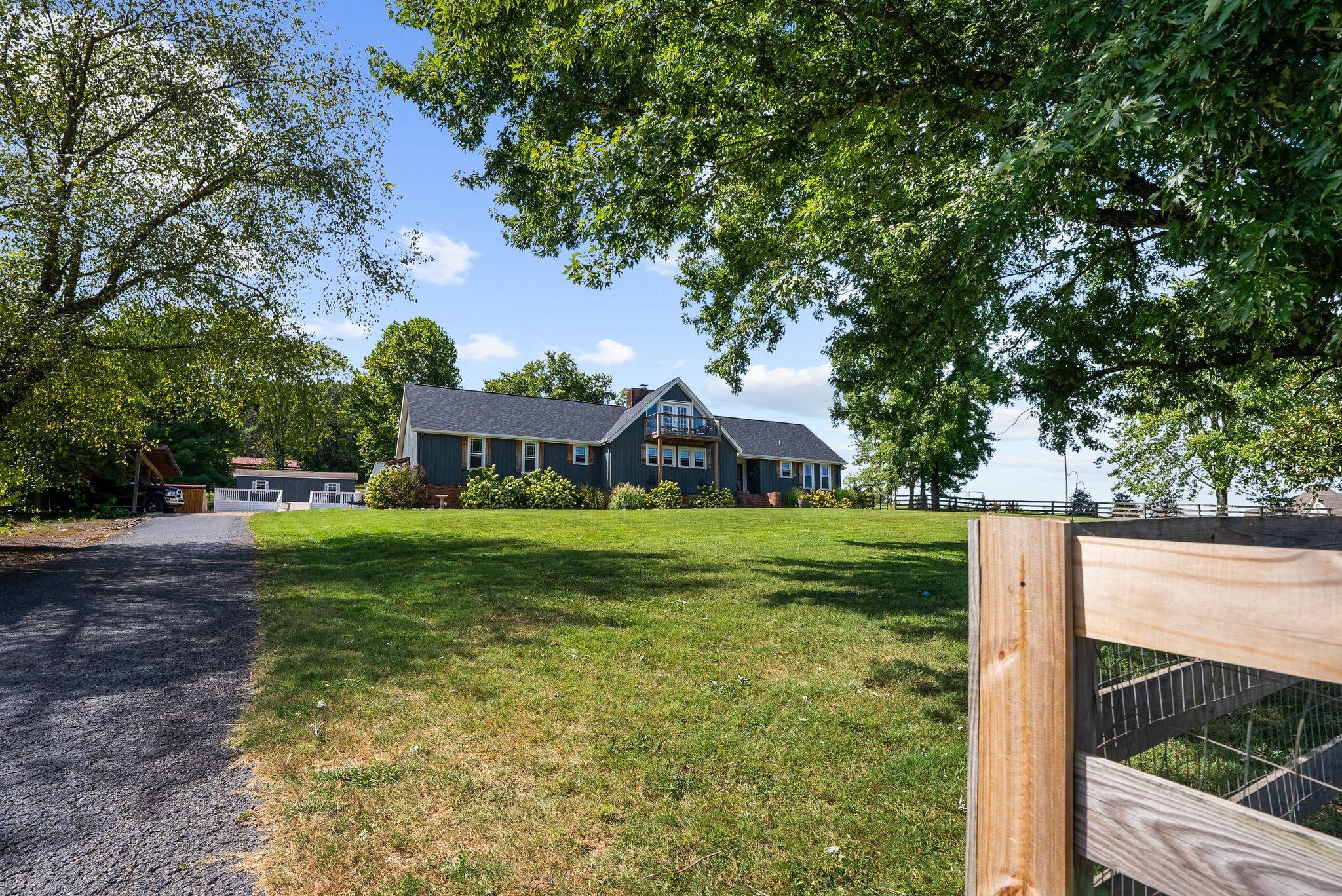 1633 Saundersville Rd