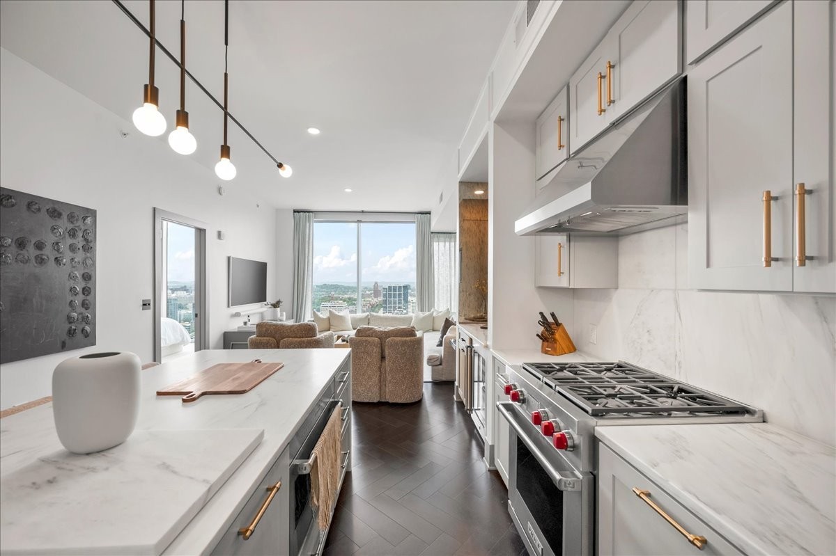 1616 West End Ave 2710