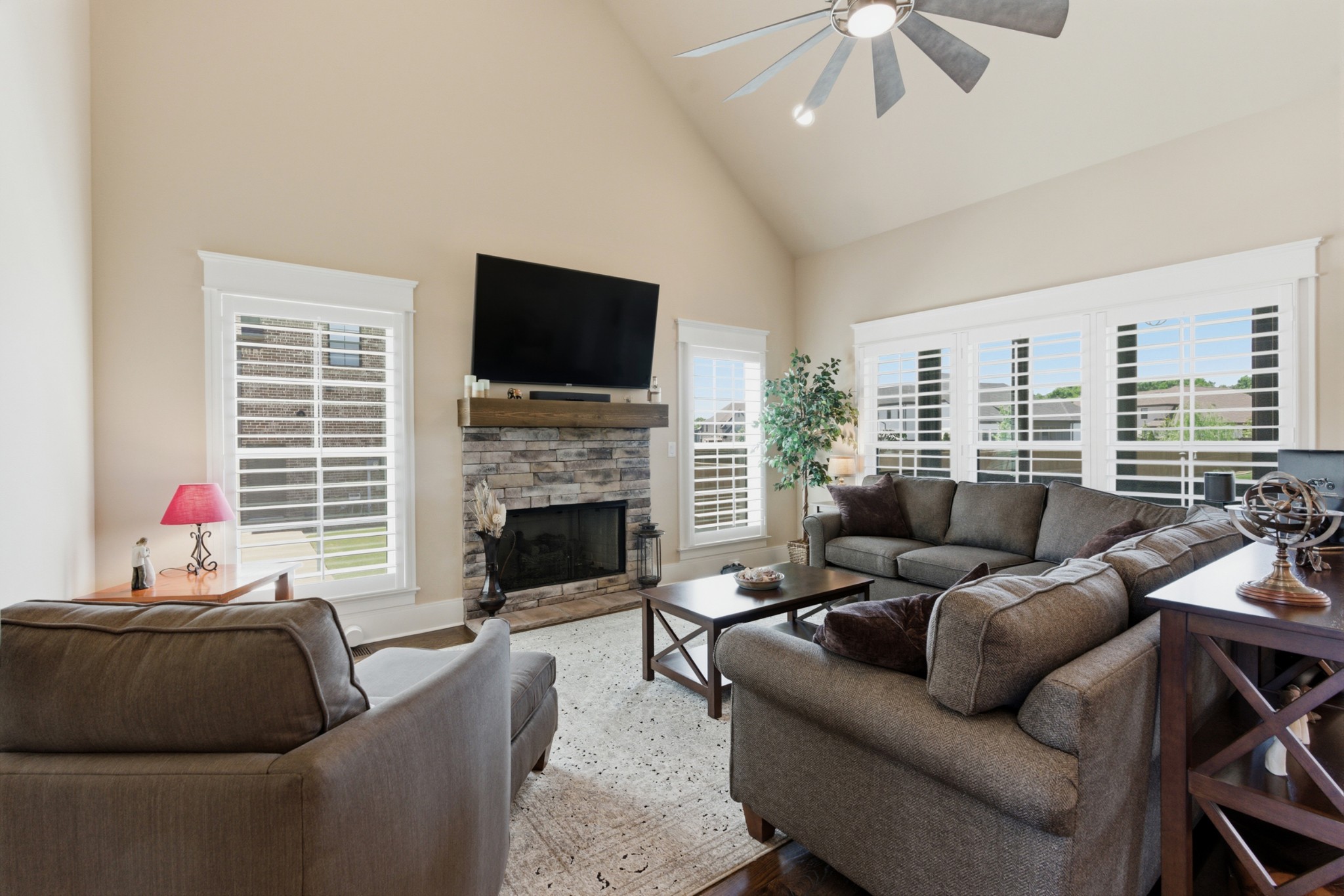 1504 McIntosh Dr