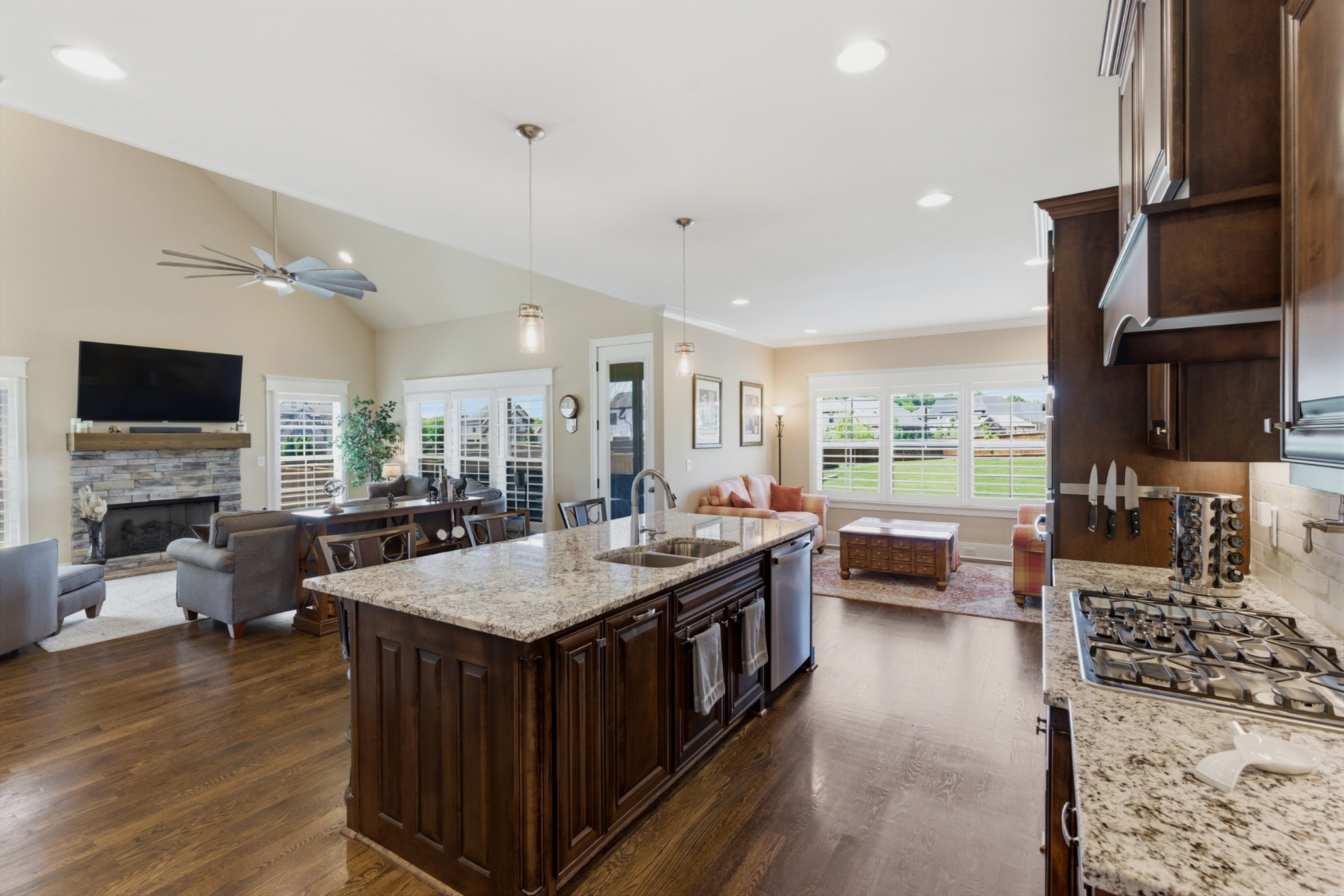 1504 McIntosh Dr