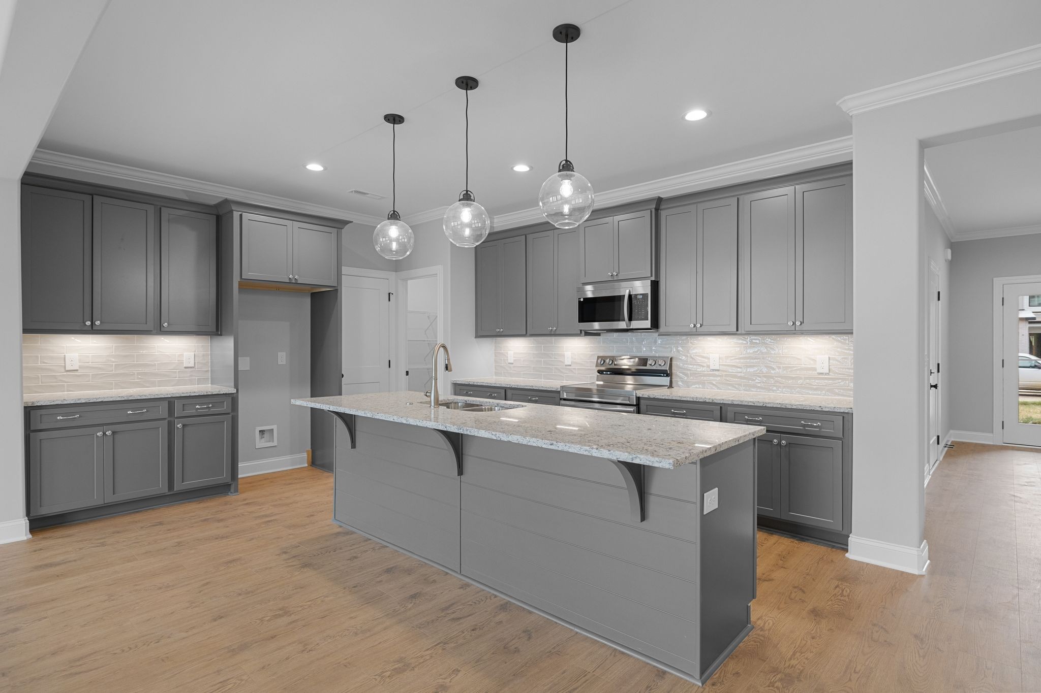 1910 Gracie Bug Loop