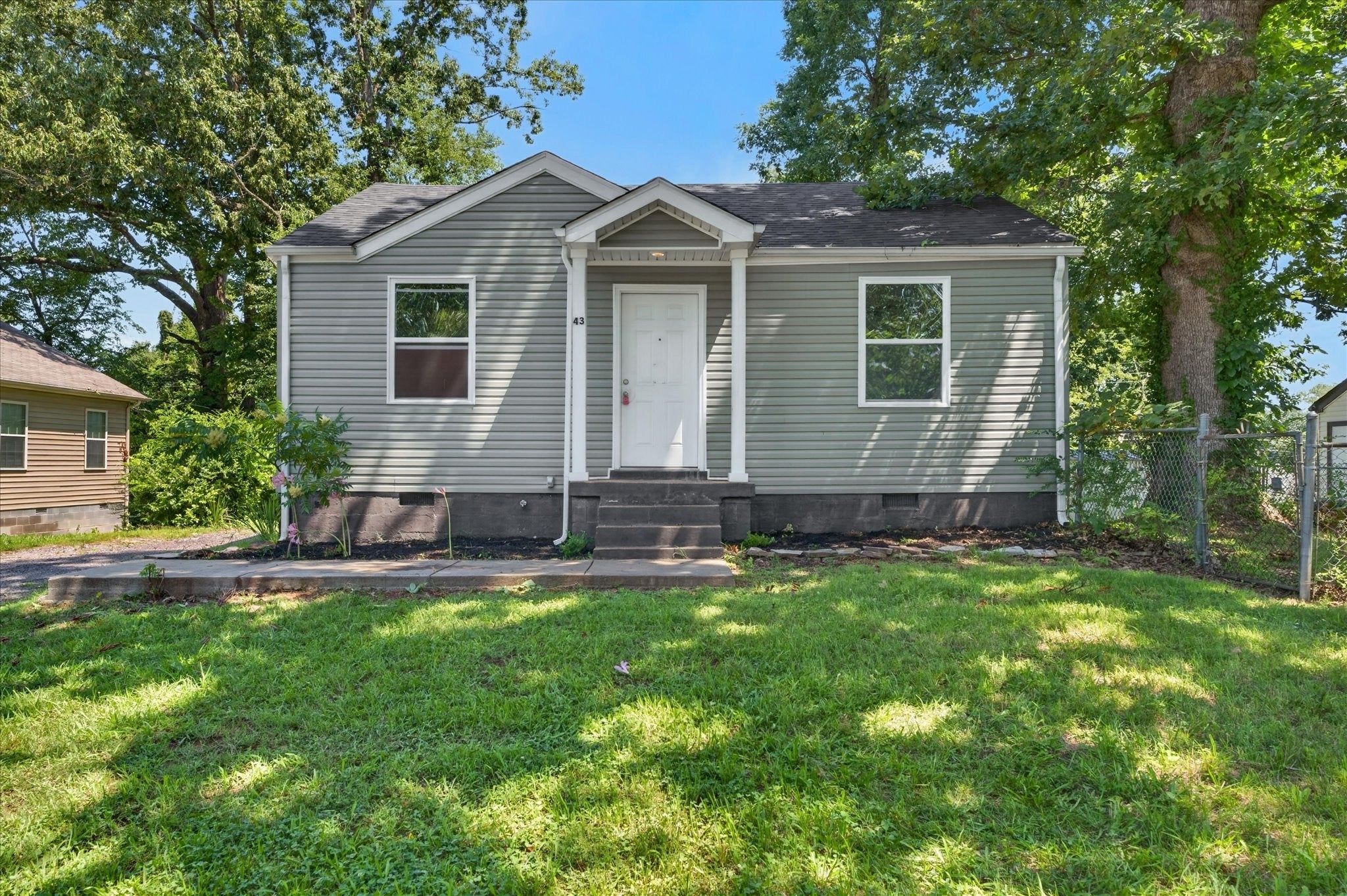 43 Chestnut Dr