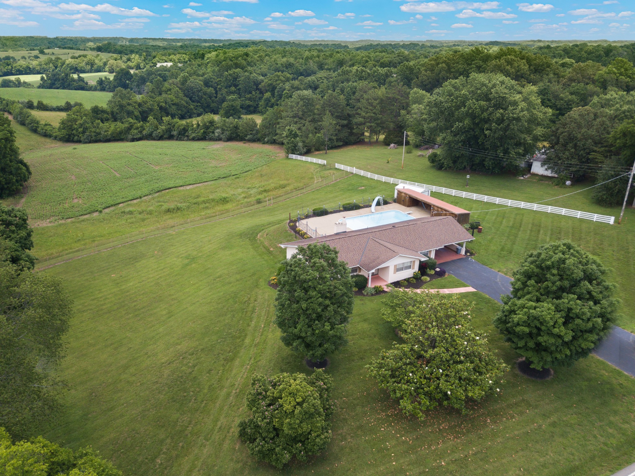 5528 Highway 76 E
