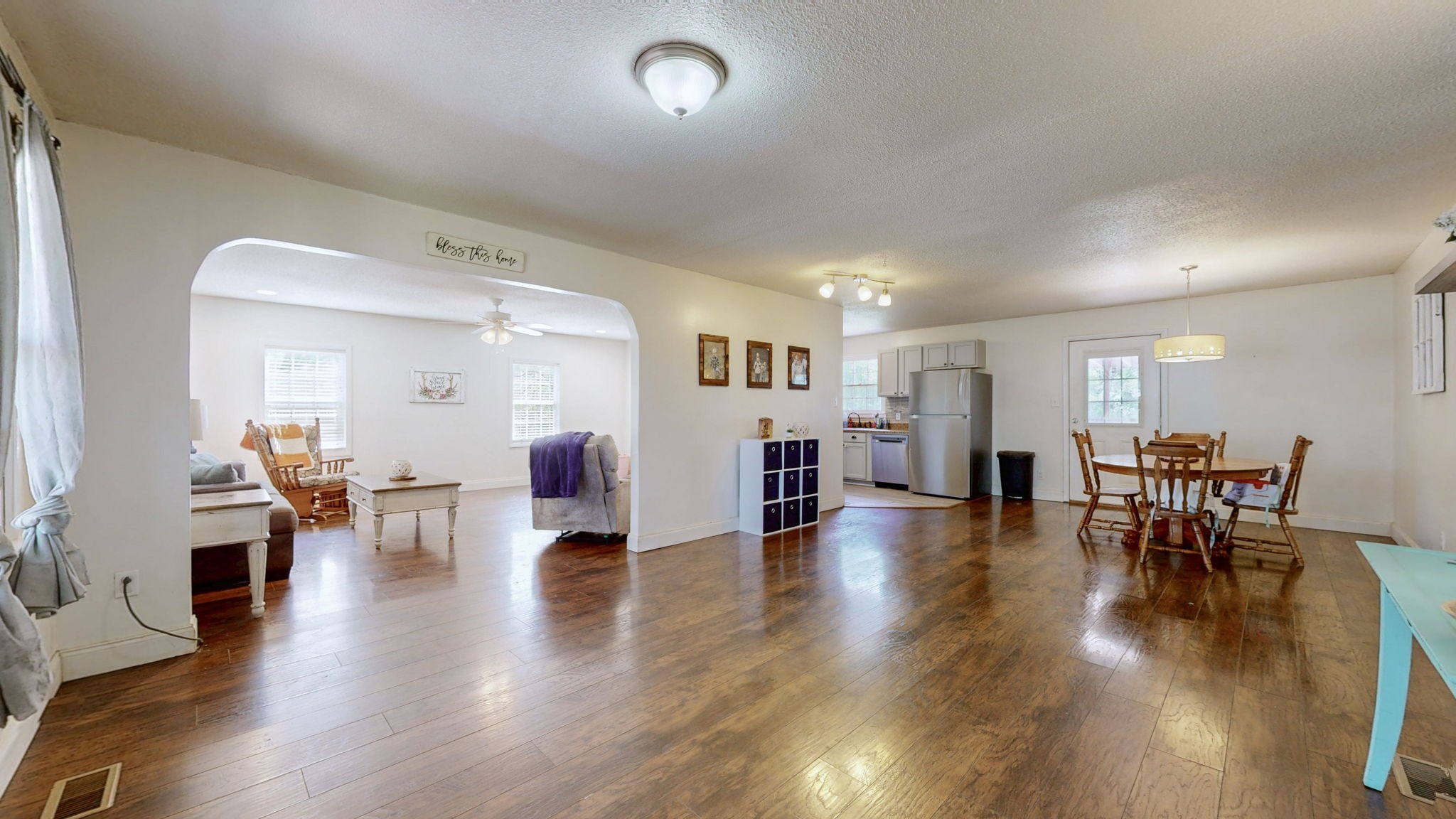 13 Eastwood Dr