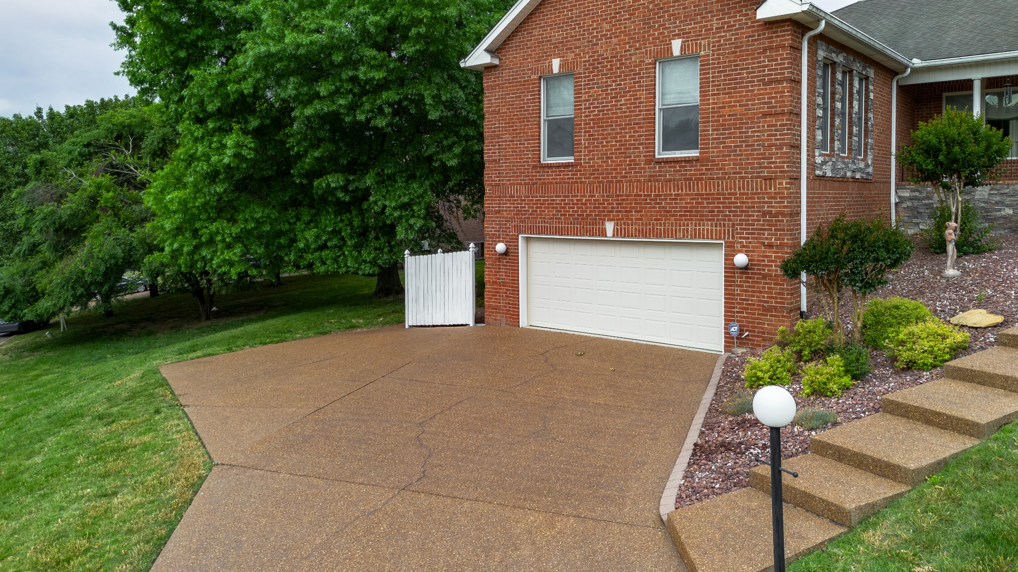 1143 Kimberly Dr