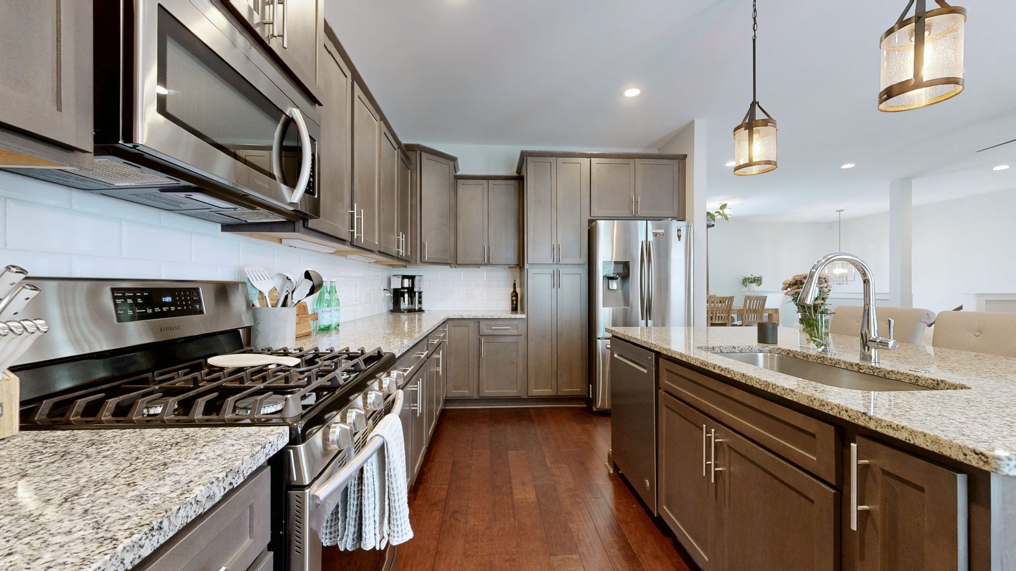 1736 Woodland Pointe Dr