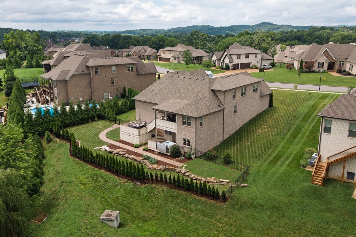 1110 Luxborough Dr