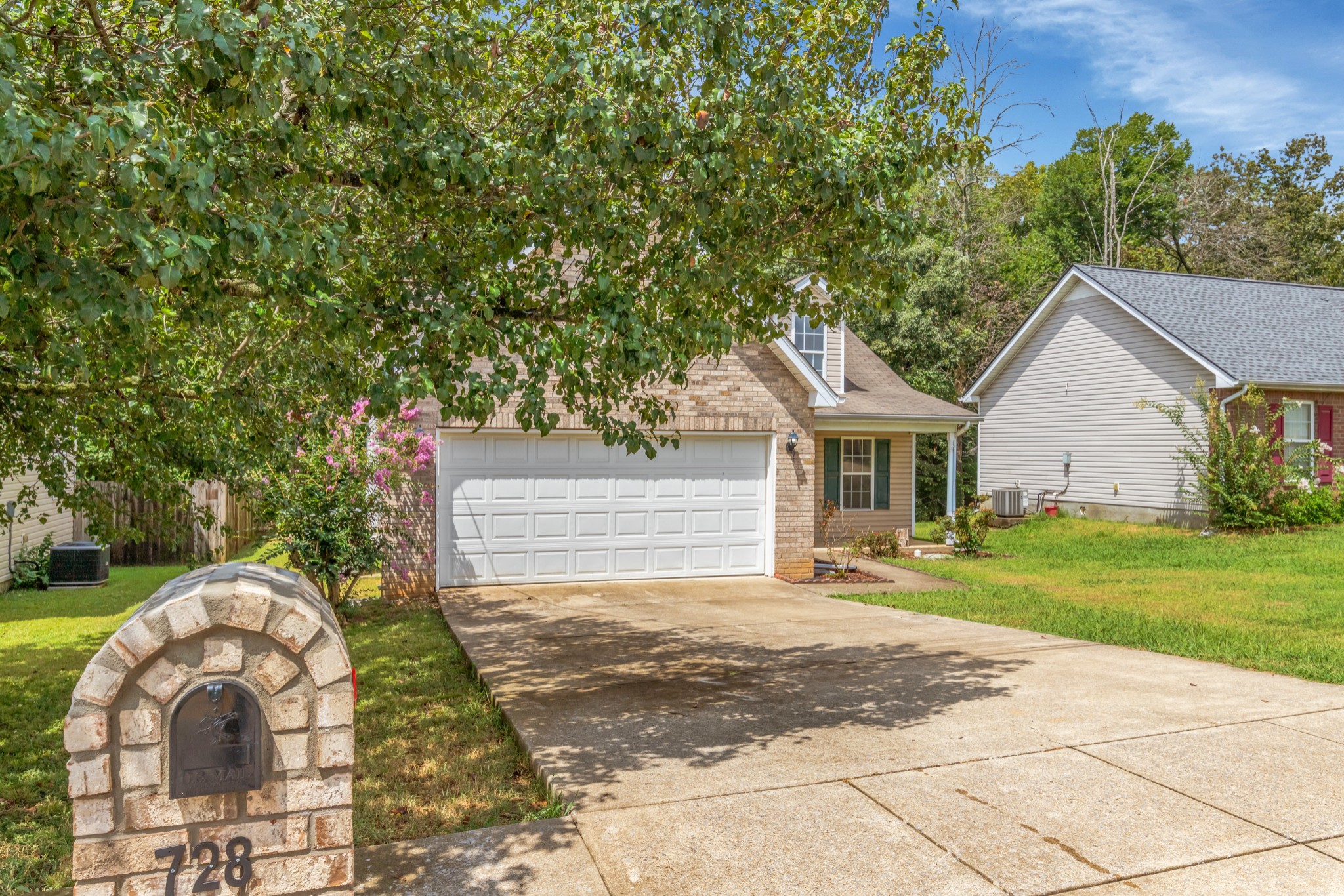 728 Holland Ridge Dr