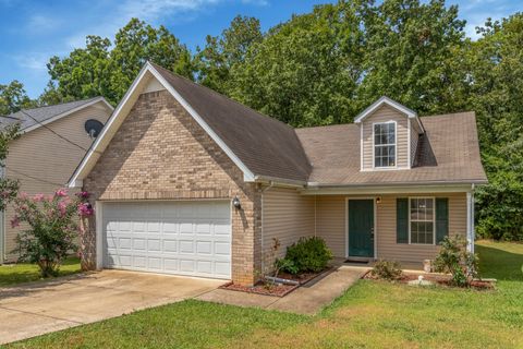 728 Holland Ridge Dr La Vergne TN 37086