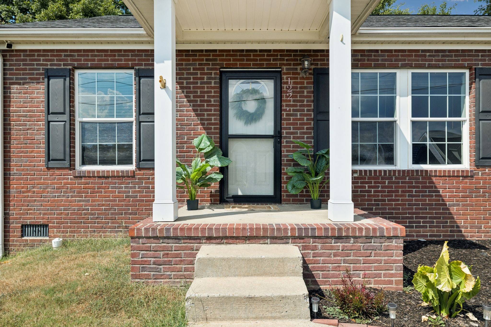 122 Overlook Pl