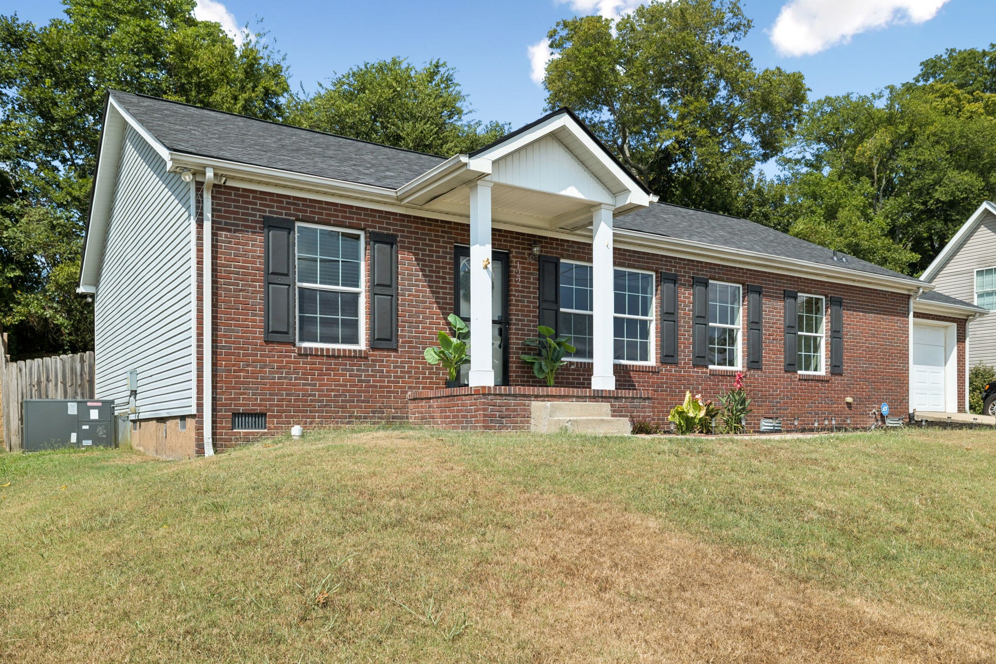 122 Overlook Pl