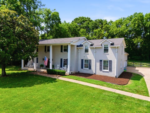Photo of 5212 Williamsburg Rd, Brentwood, TN 37027 (MLS # 3254957)
