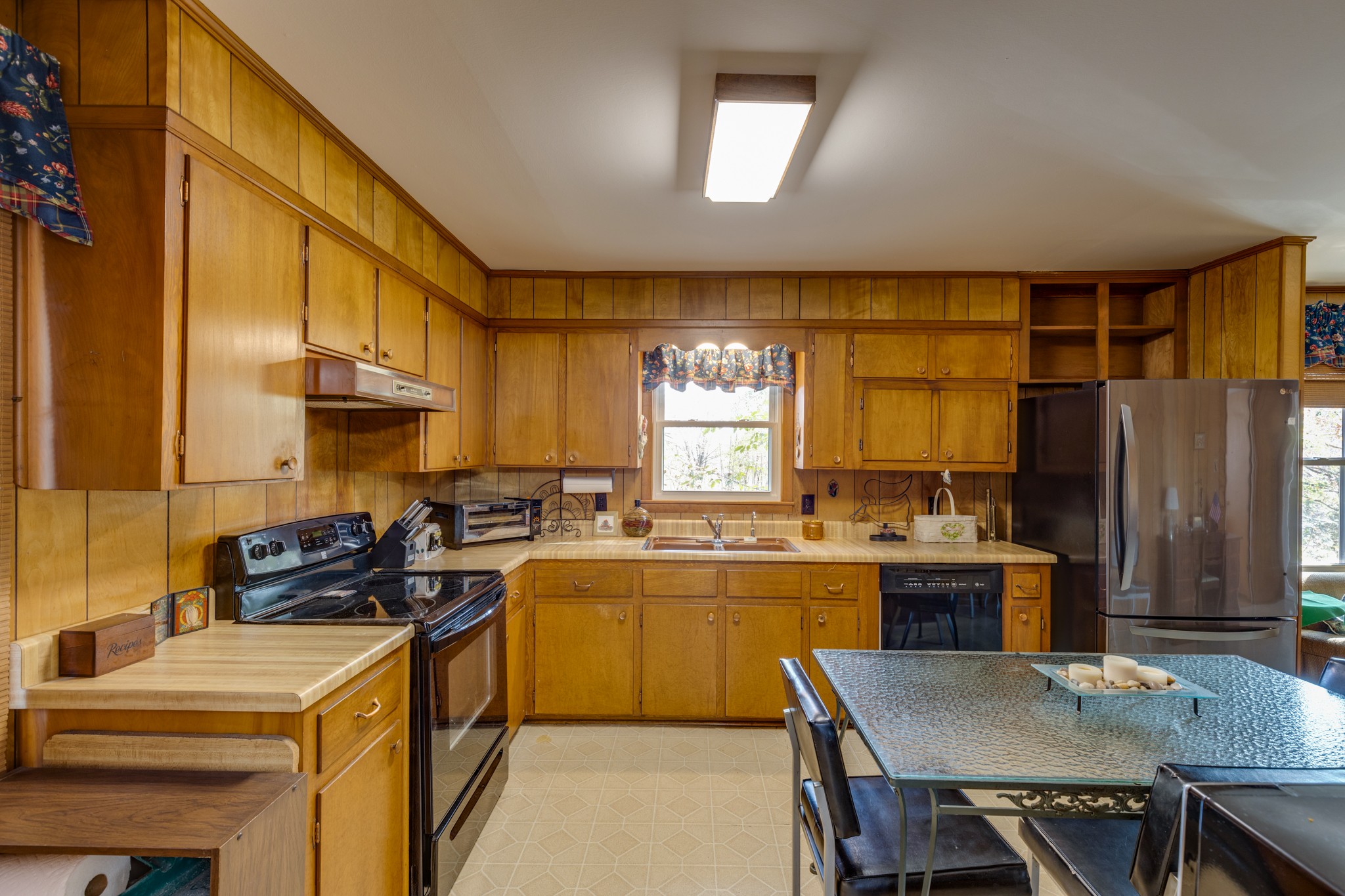 Photo 10 of 43 of 614 Crestland Drive house