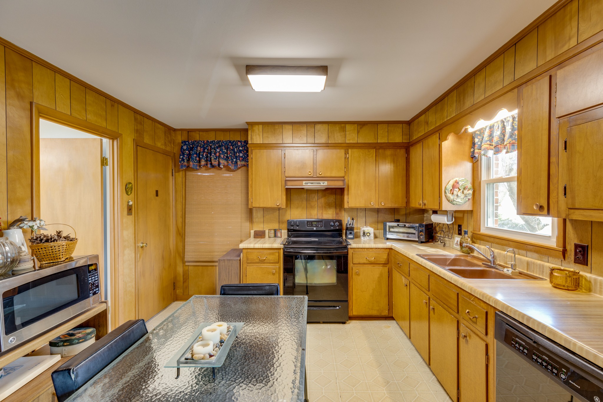 Photo 9 of 43 of 614 Crestland Drive house