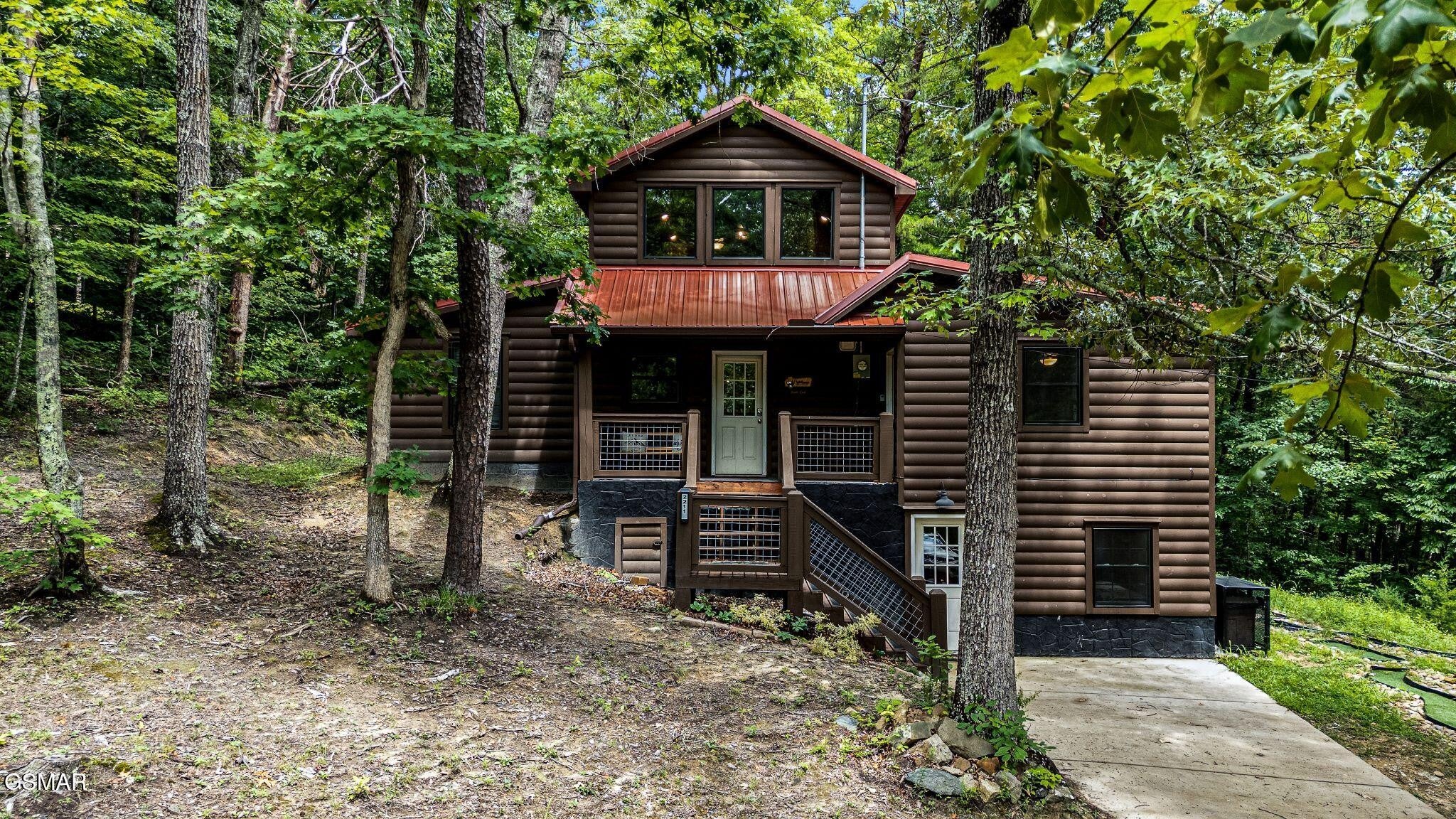 2211 Lake View Lane