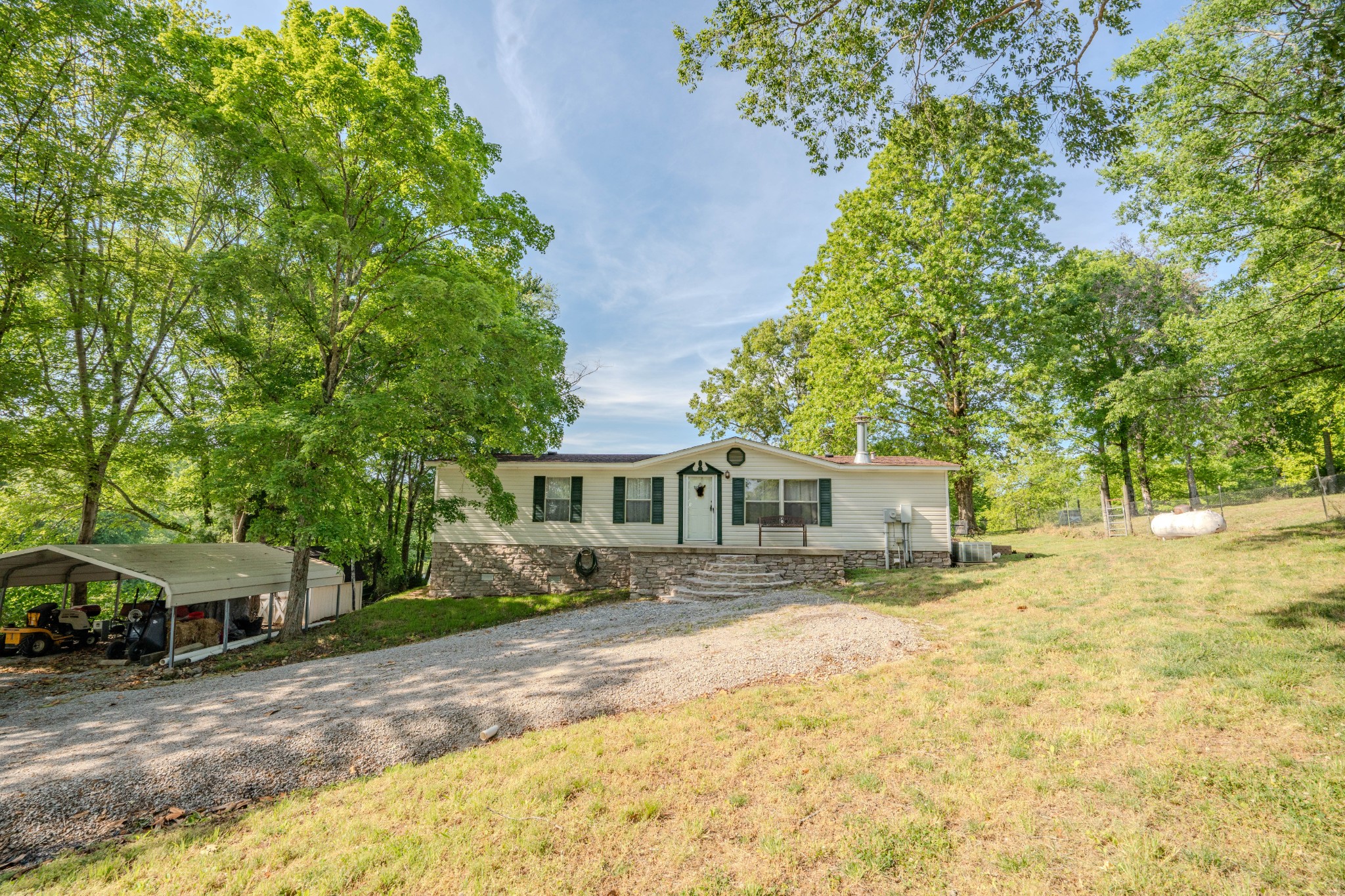 875 Waterloo Rd