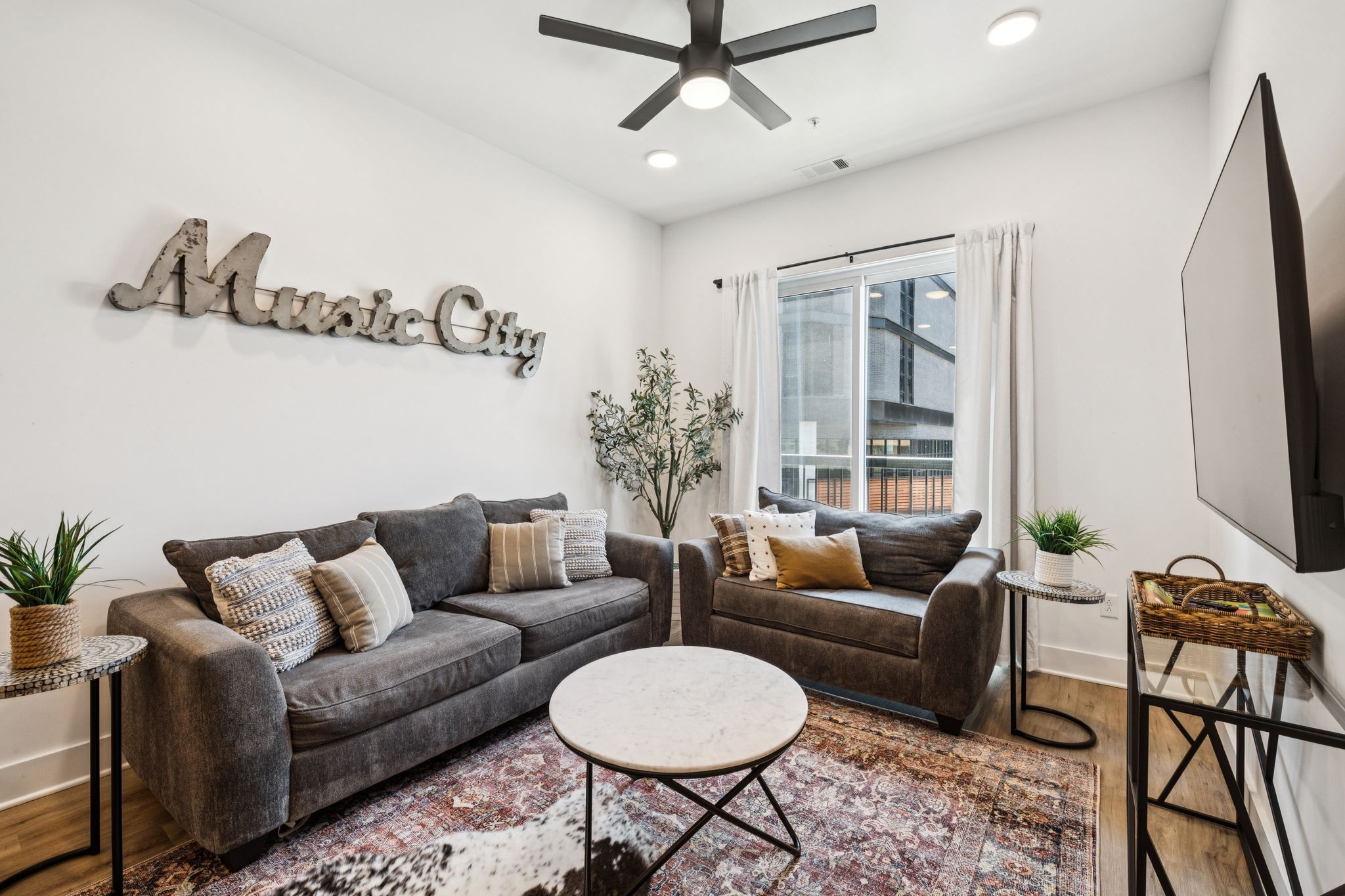 815 Main St 103