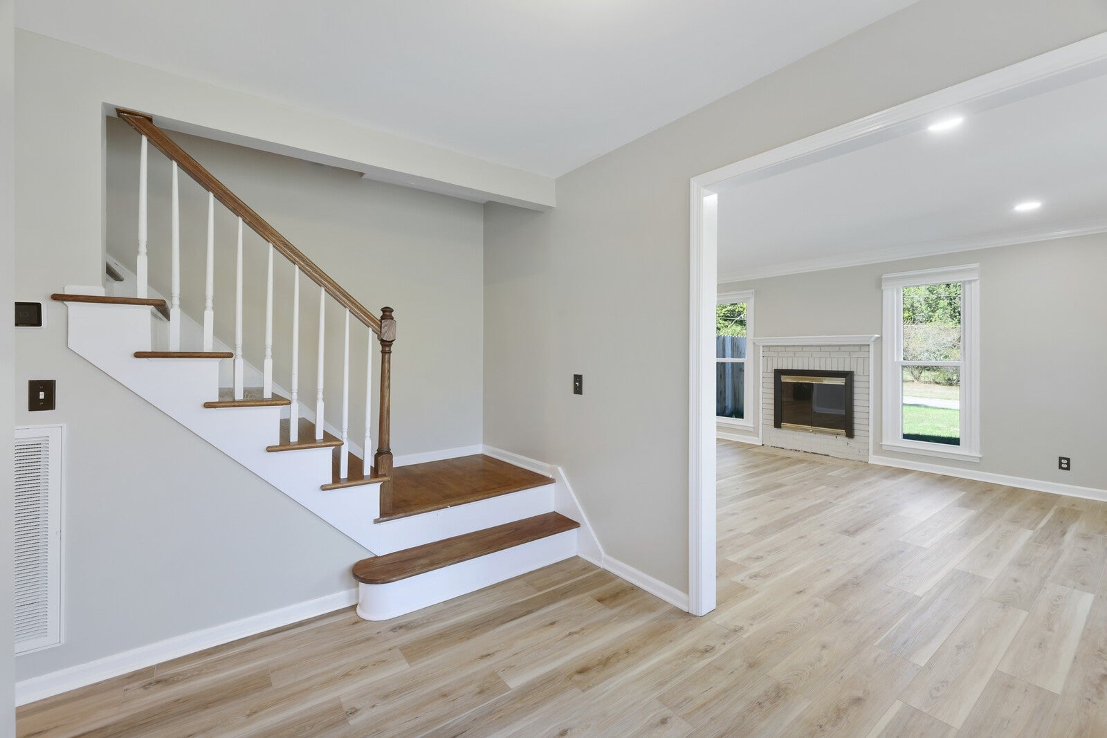 1213 Twin Springs Dr