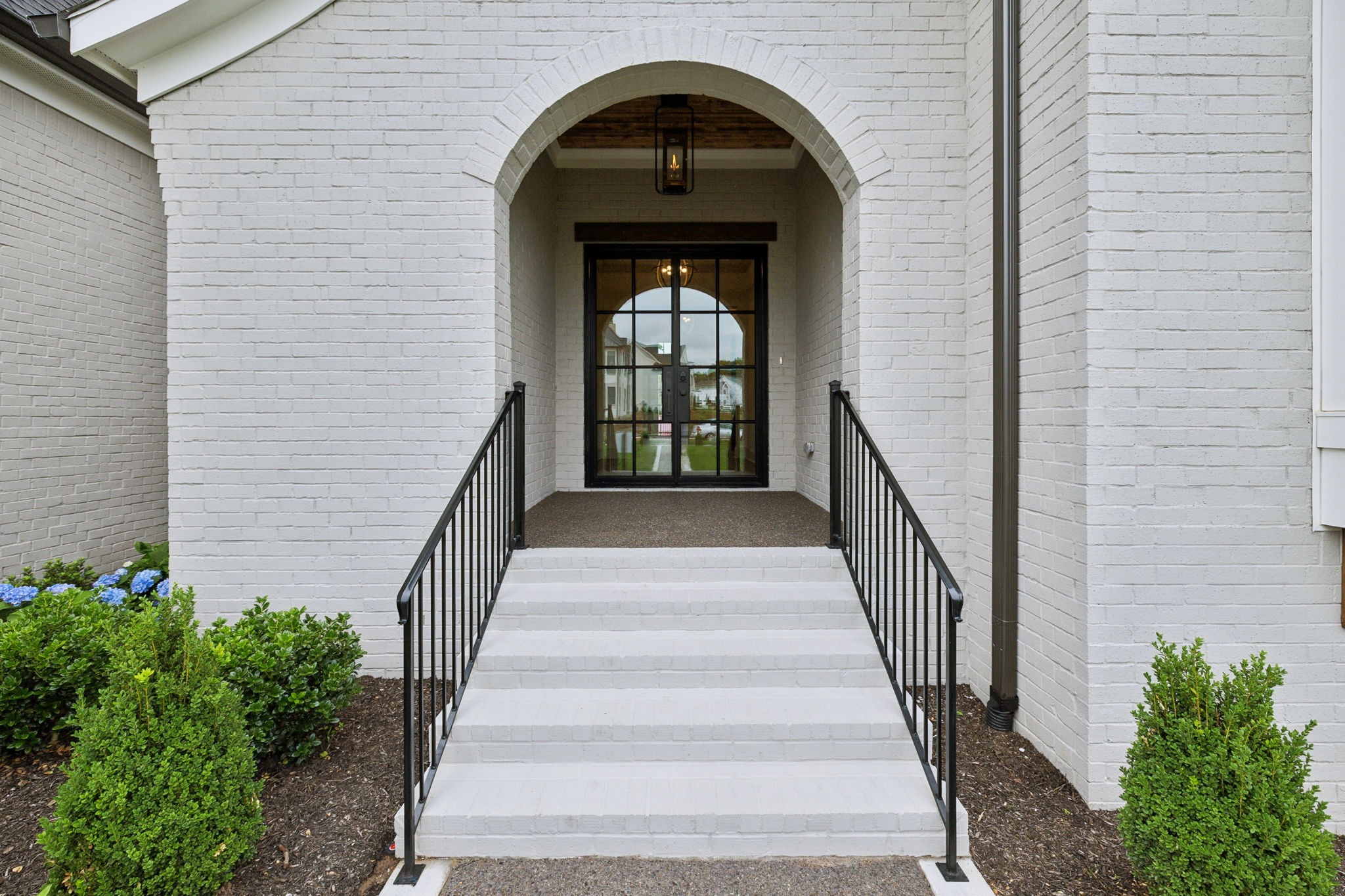 1554 White Barn