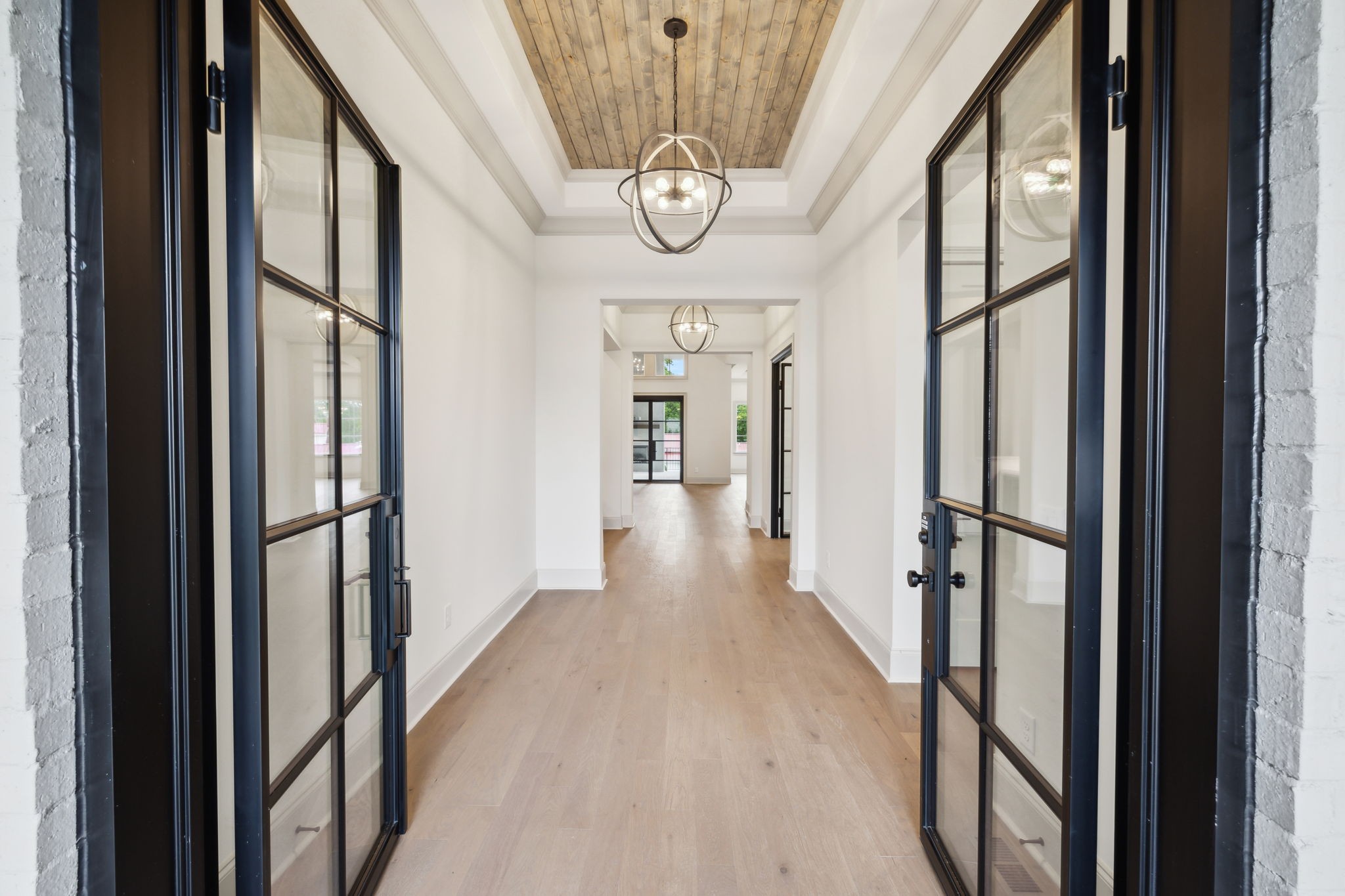 1554 White Barn