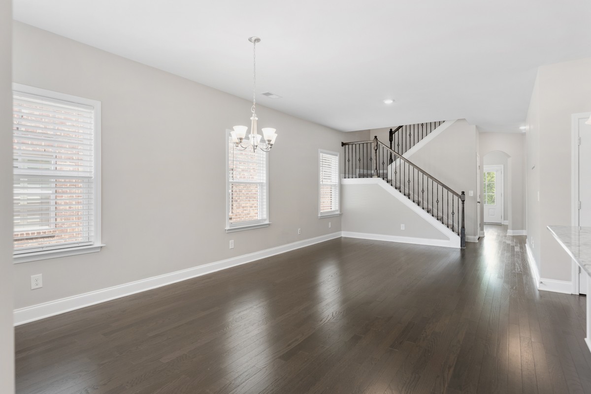 140 Kings Knoll Blvd