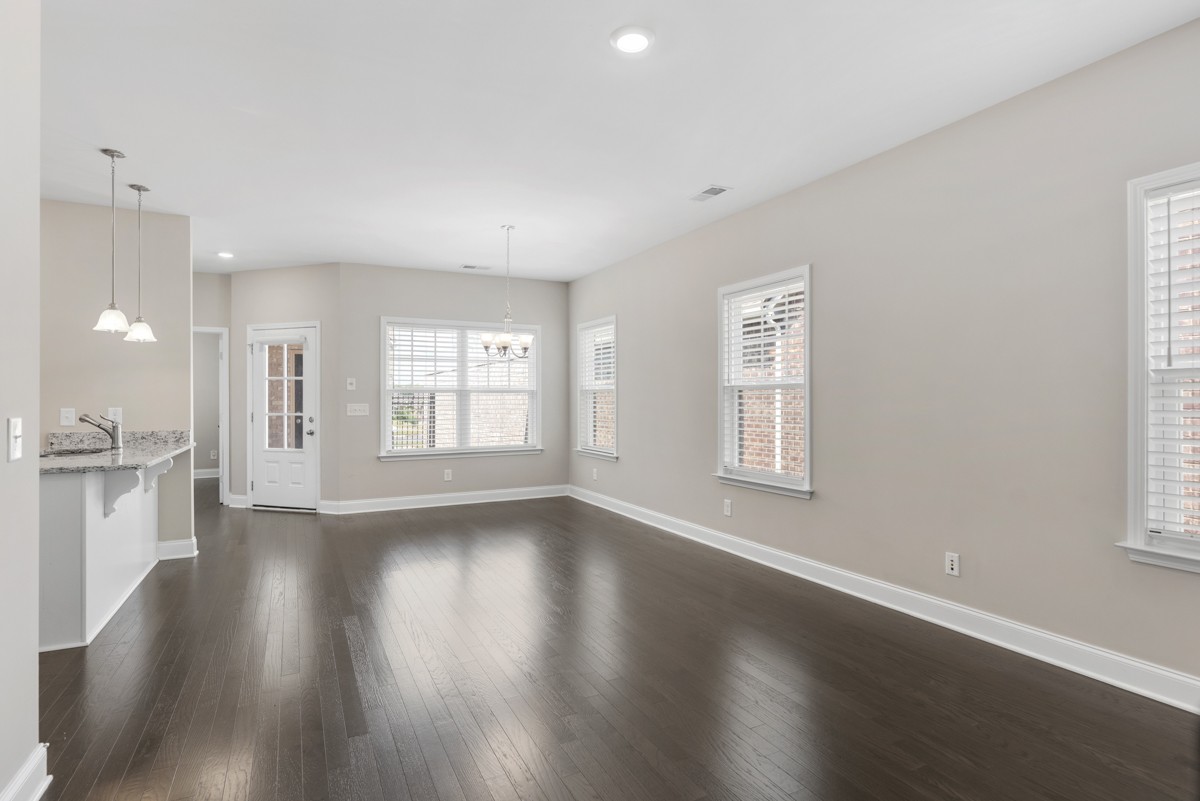 140 Kings Knoll Blvd