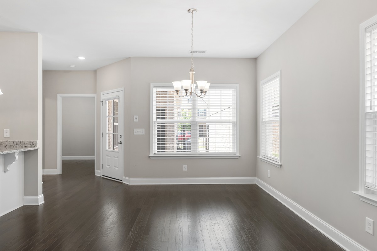 140 Kings Knoll Blvd