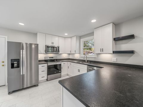 2 Charlemagne Blvd Clarksville TN 37042